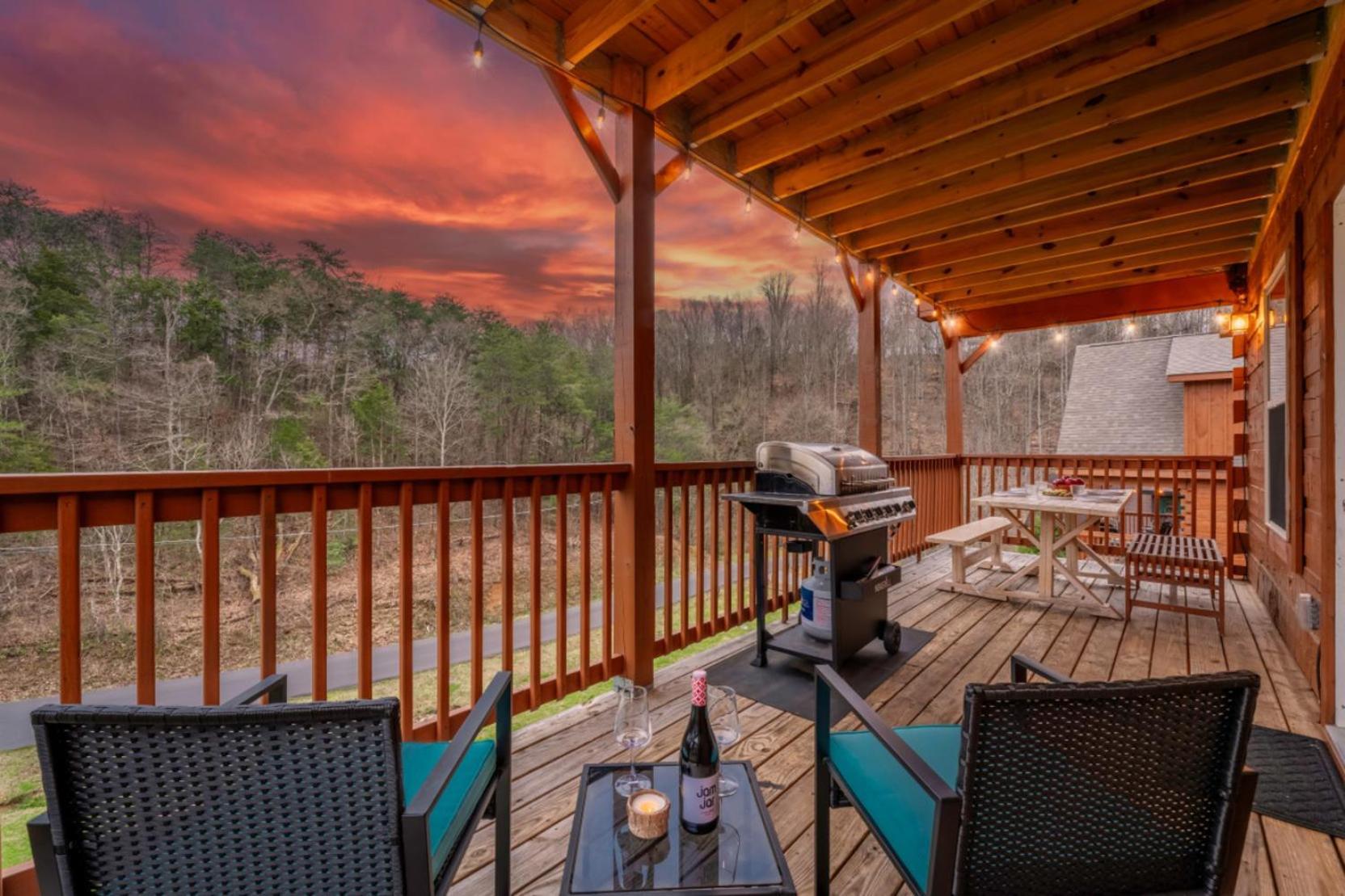 Chalet Enchanted Forest Hideaway By Ghosal Luxury Pigeon Forge