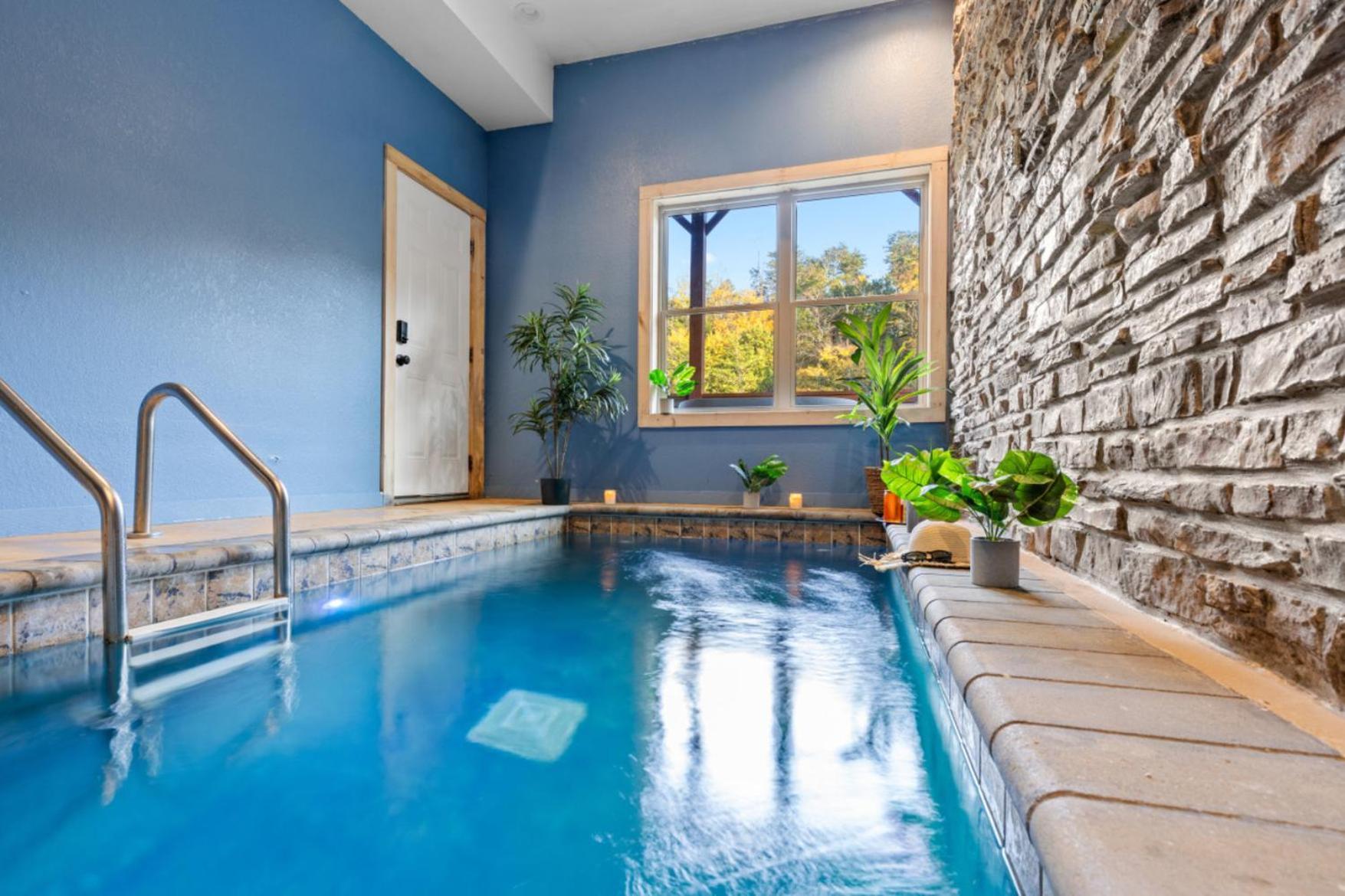 Enchanted Forest Hideaway By Ghosal Luxury Chalet Pigeon Forge