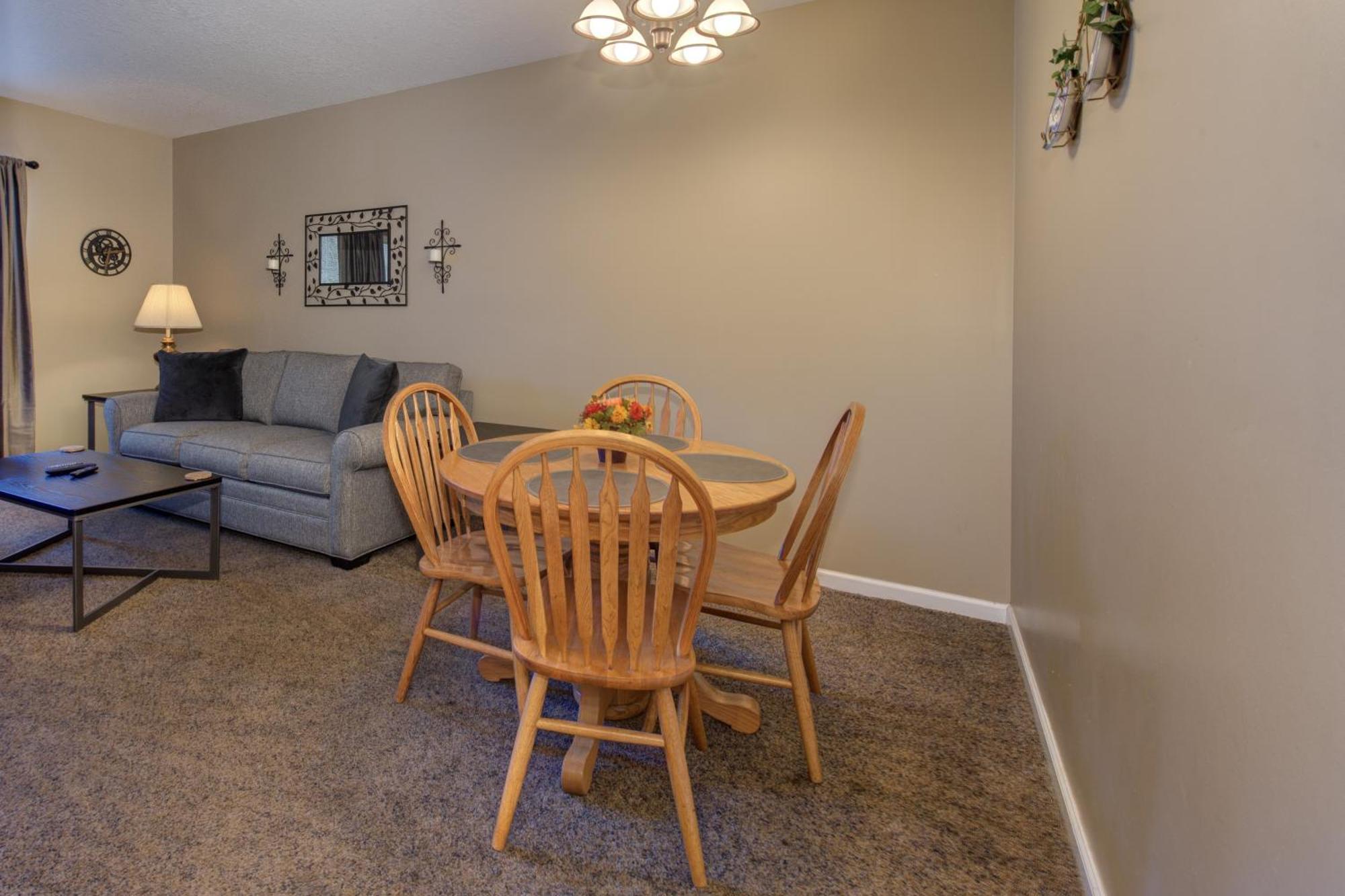 Colonial Crest Unit #113 *