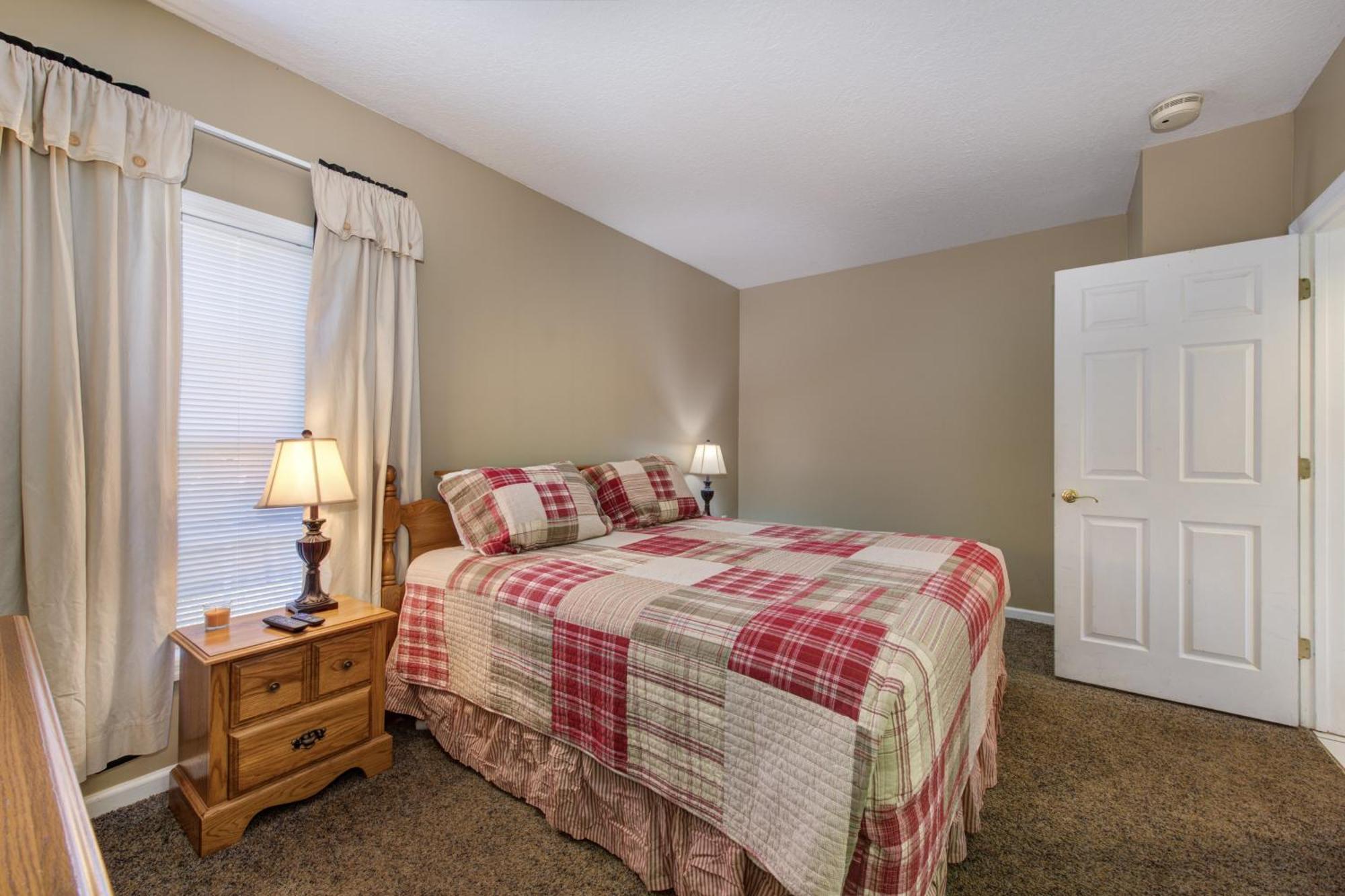 Colonial Crest Unit #113 *