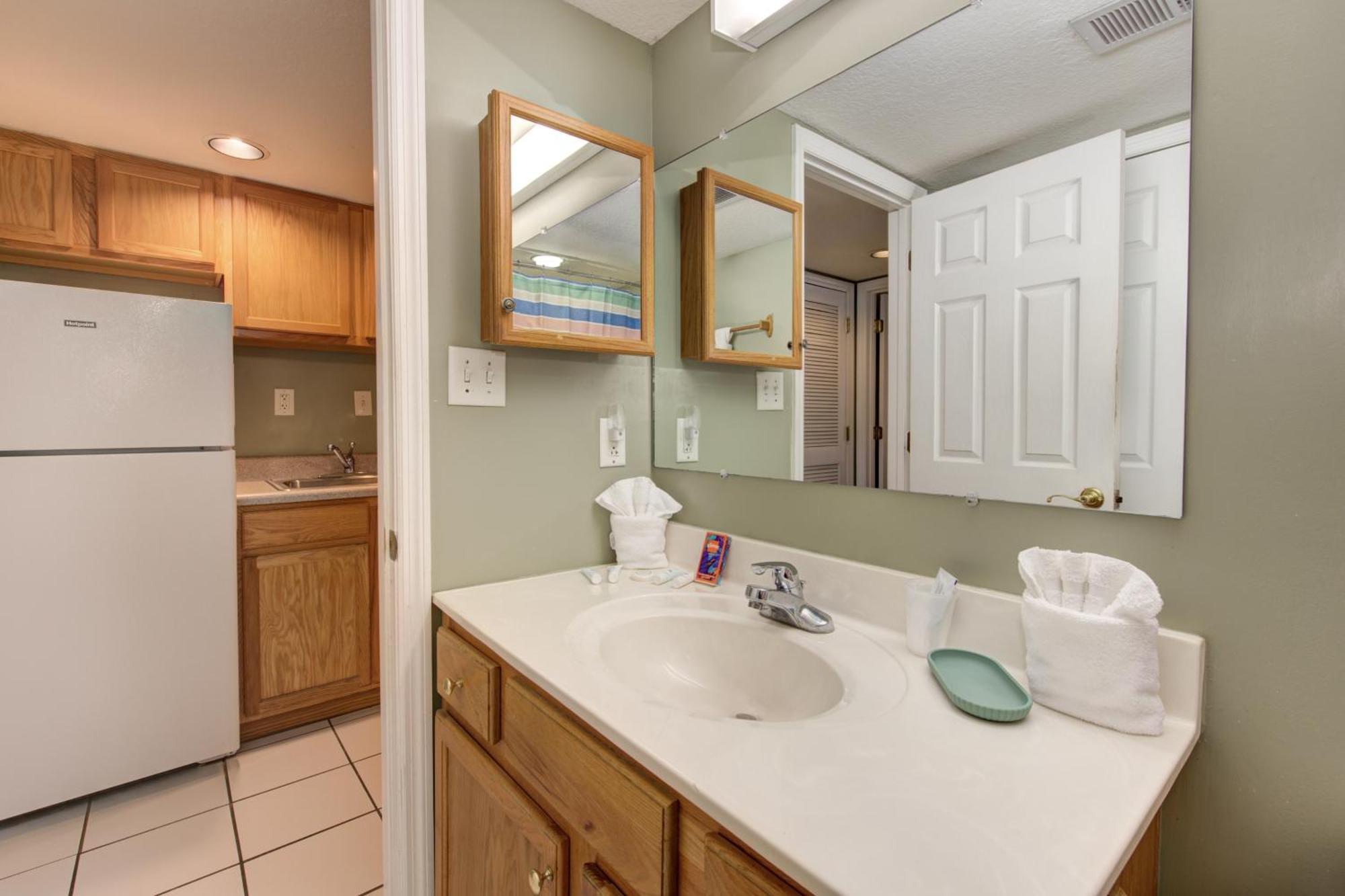 Colonial Crest Unit #113 Apartment