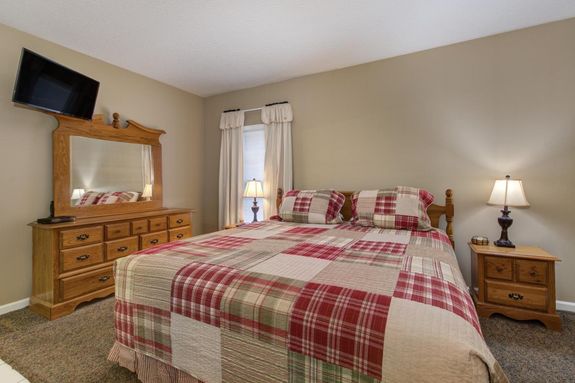Colonial Crest Unit #113 *