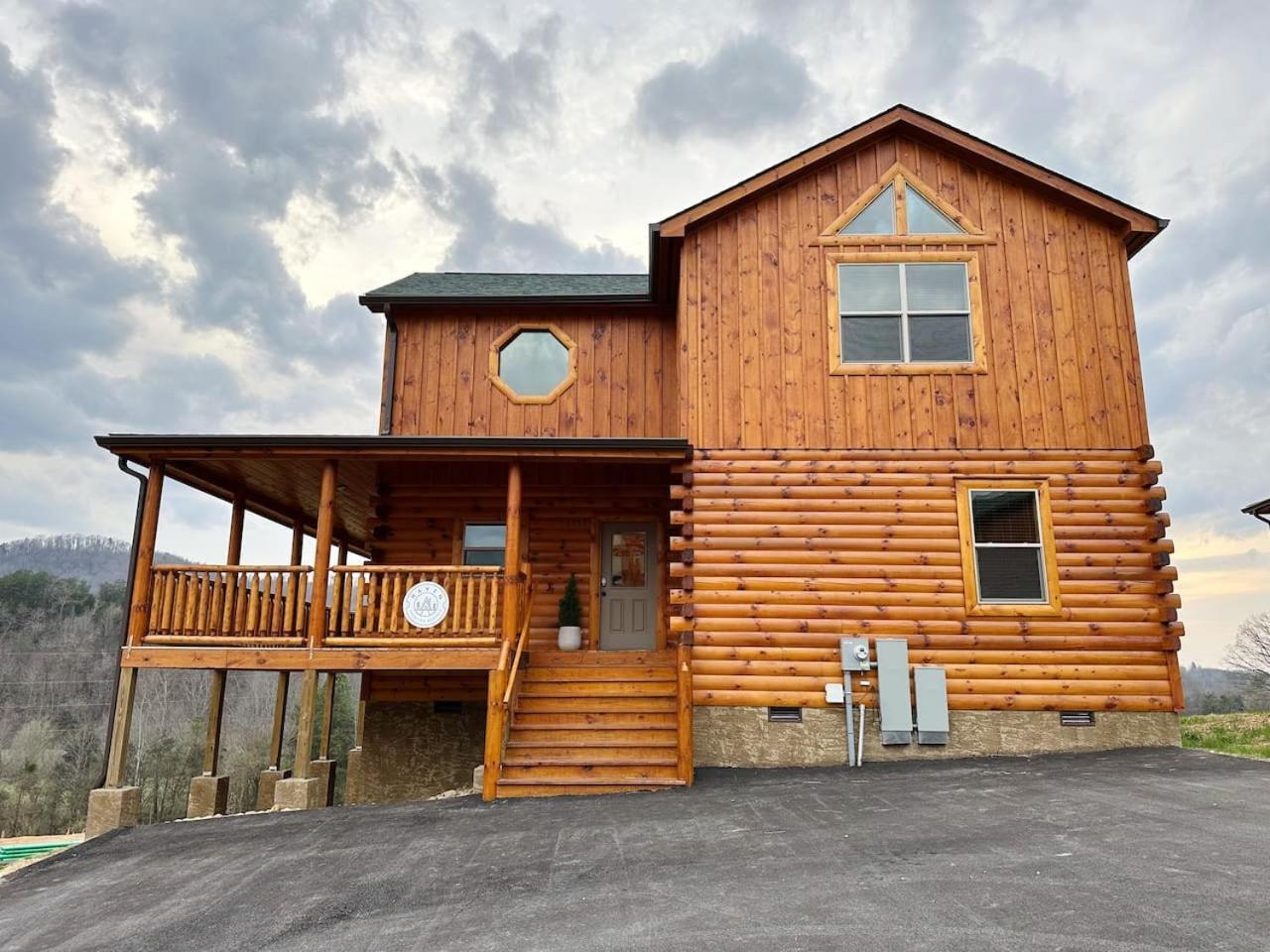 2 Sleeps 28 8bedroom Pool Hot Tub Game Pigeon Forge