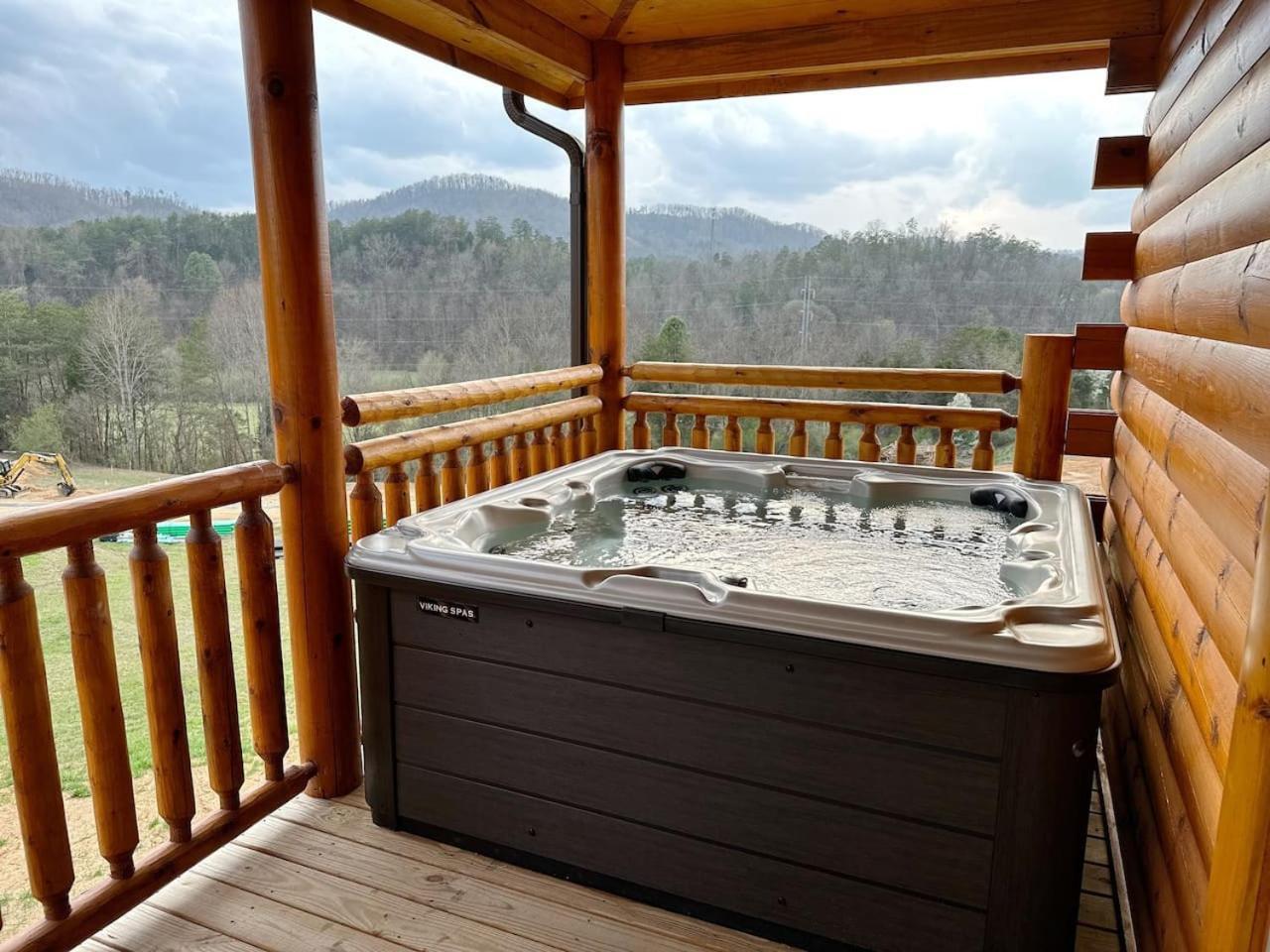 2 Sleeps 28 8bedroom Pool Hot Tub Game Holiday home *