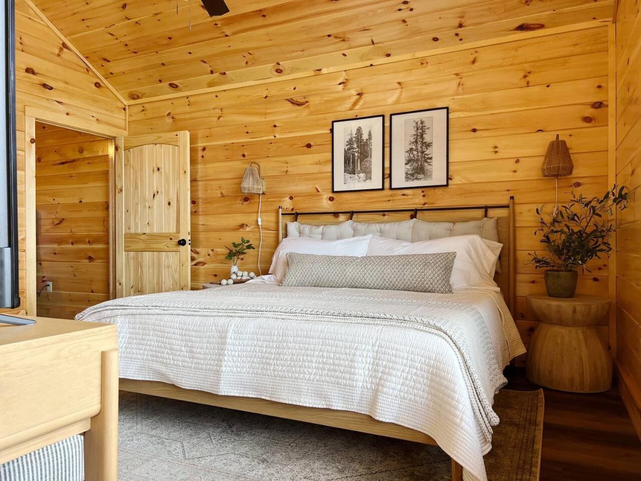 Holiday home Splendid 2cabins Sleeps 28 Pool Hot Tub Pigeon Forge