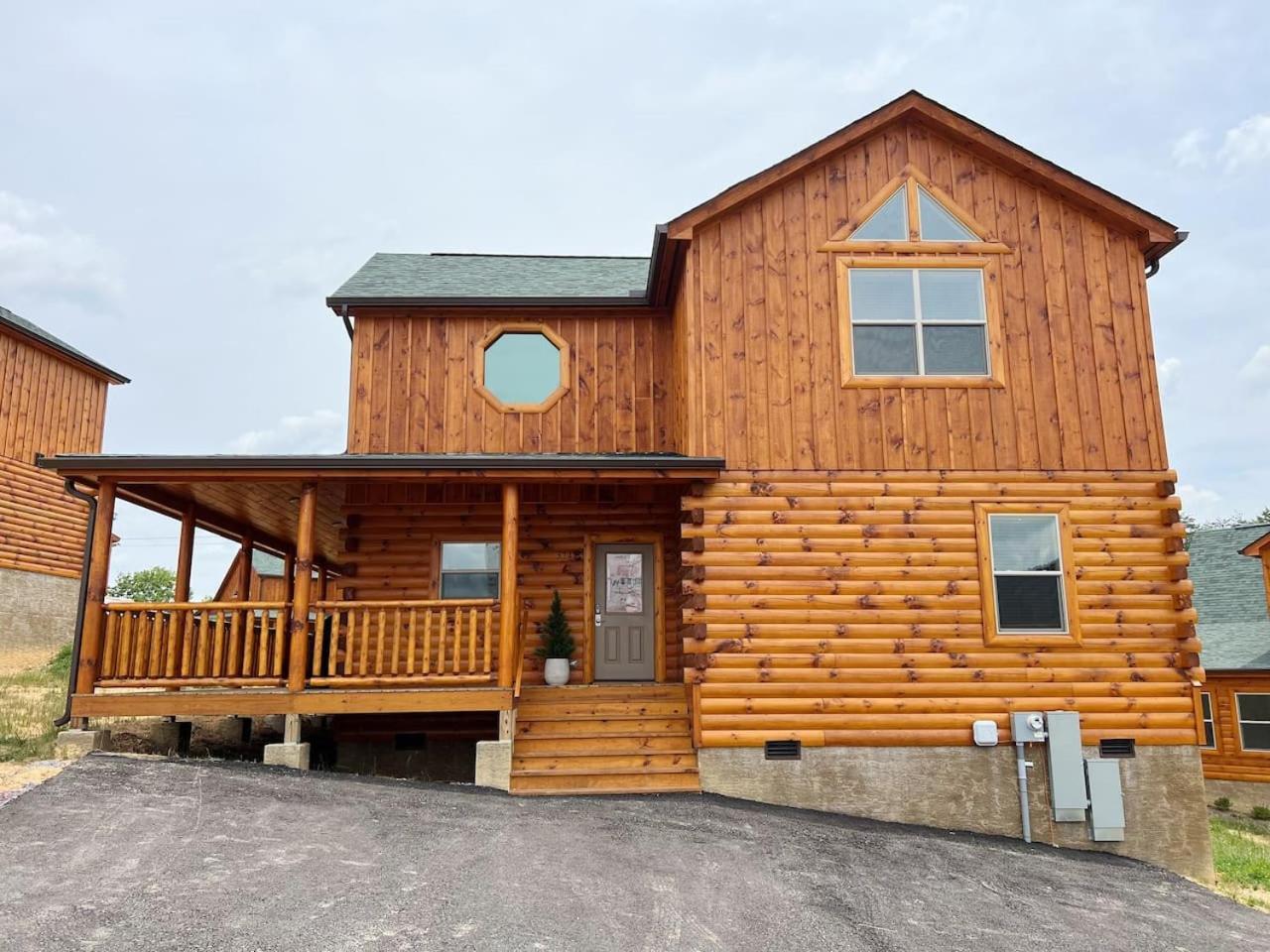 Holiday home Splendid 2cabins Sleeps 28 Pool Hot Tub *