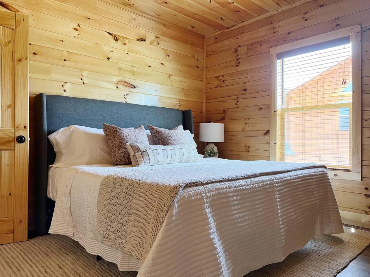 Holiday home Splendid 2cabins Sleeps 28 Pool Hot Tub *