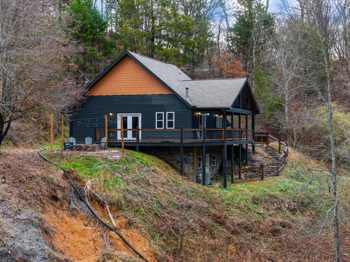 Modern Retreat Holiday home