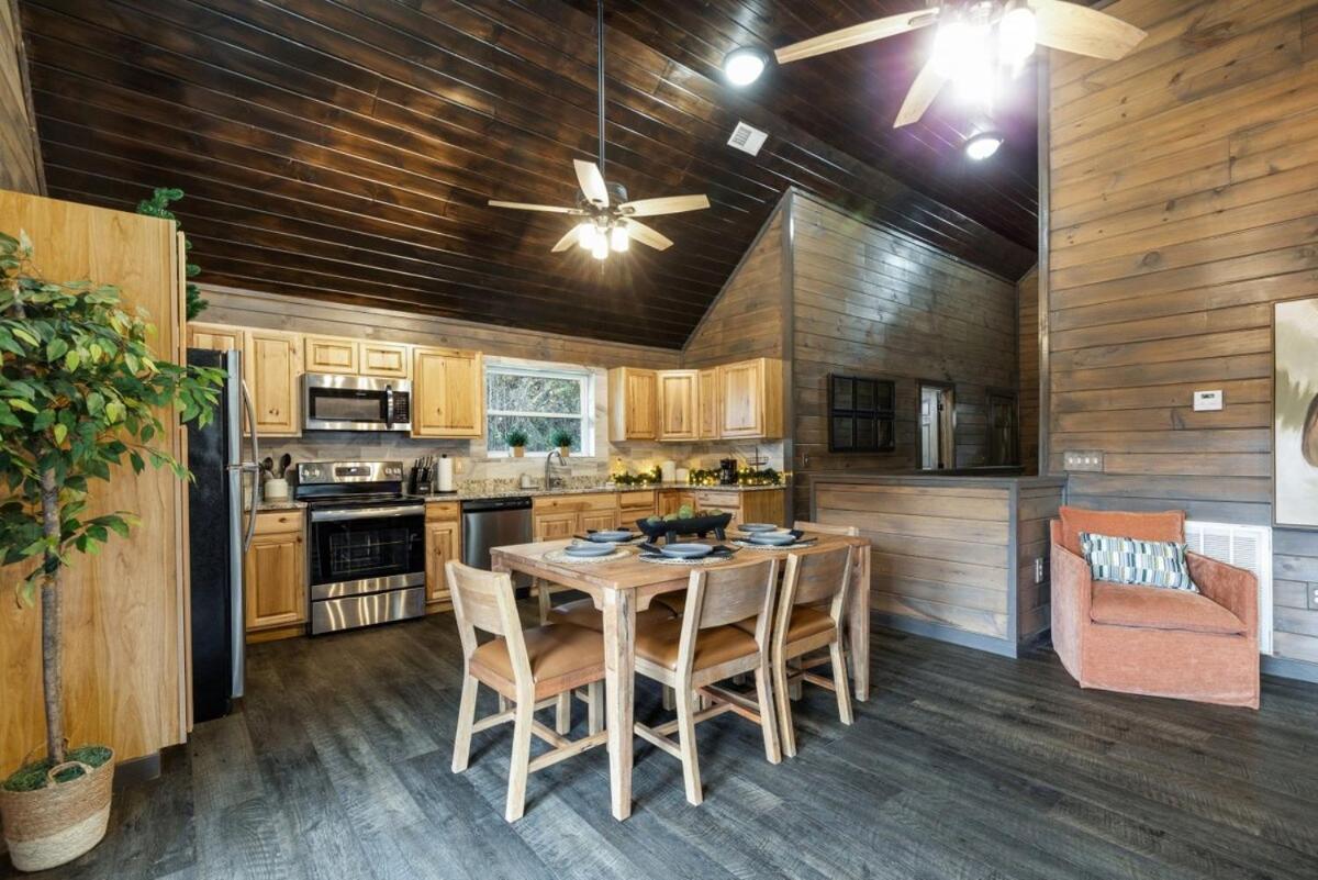 Holiday home Modern Retreat Pigeon Forge