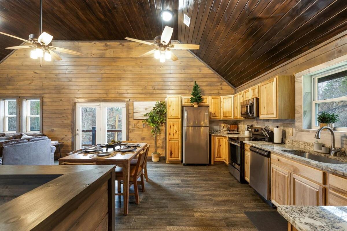 Modern Retreat Pigeon Forge