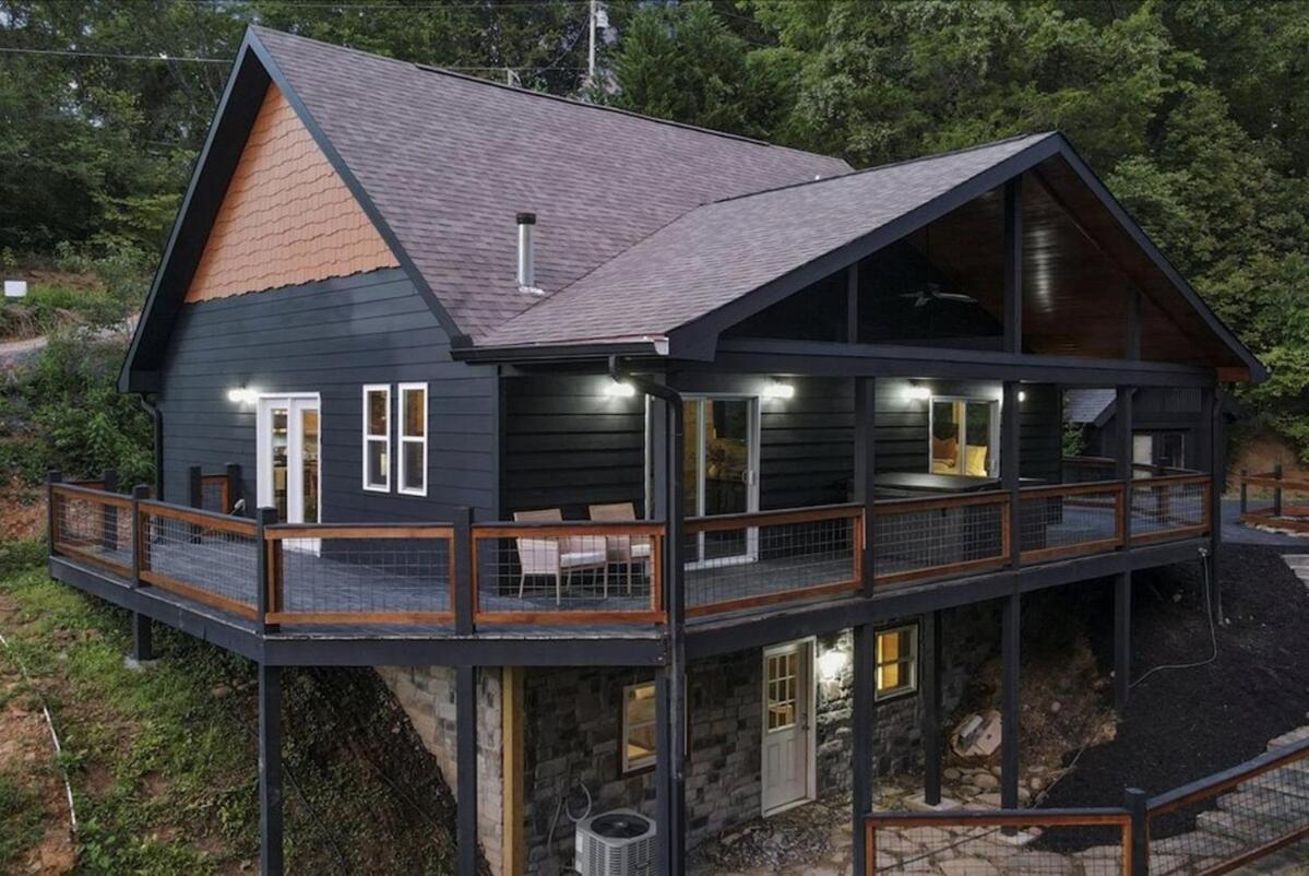 Modern Retreat Holiday home