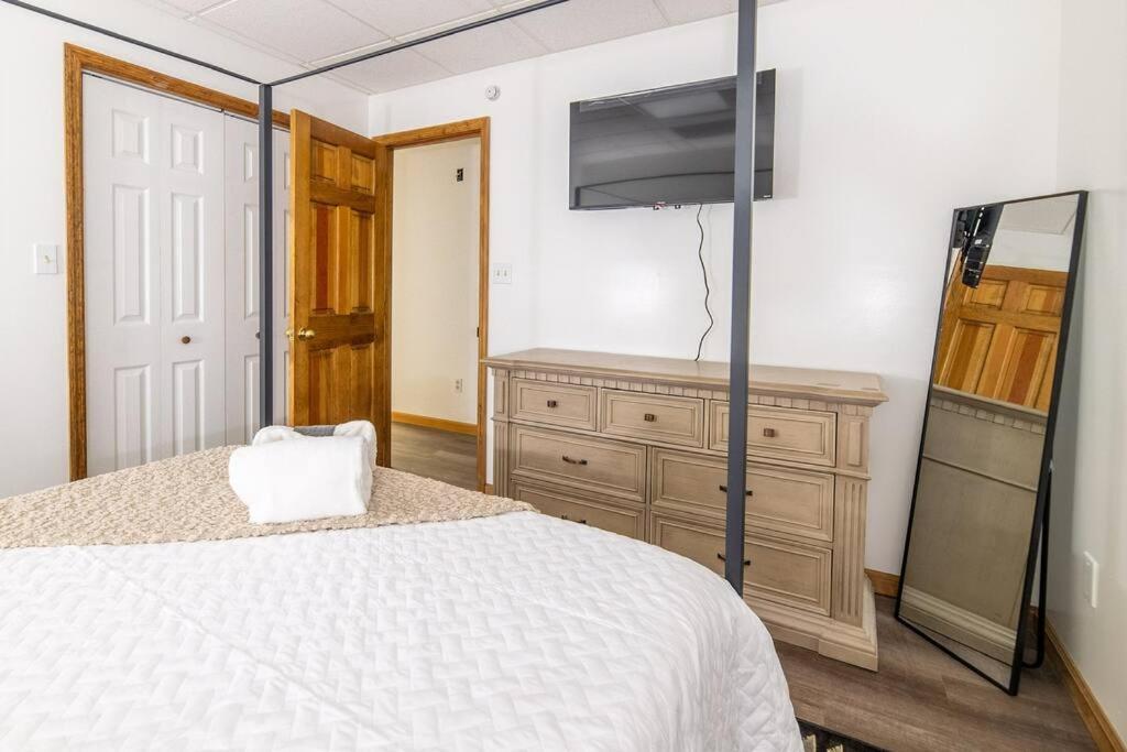Twilight Timber - Pet Friendly With Hot Tub, And Game Pigeon Forge
