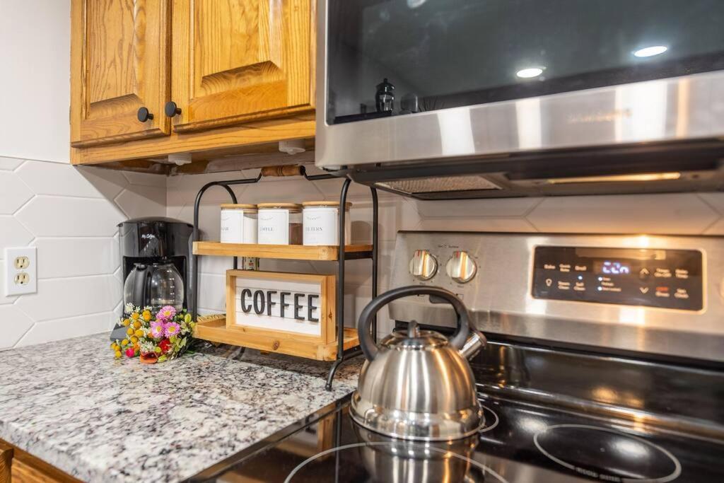 Twilight Timber - Pet Friendly With Hot Tub, And Game * Pigeon Forge