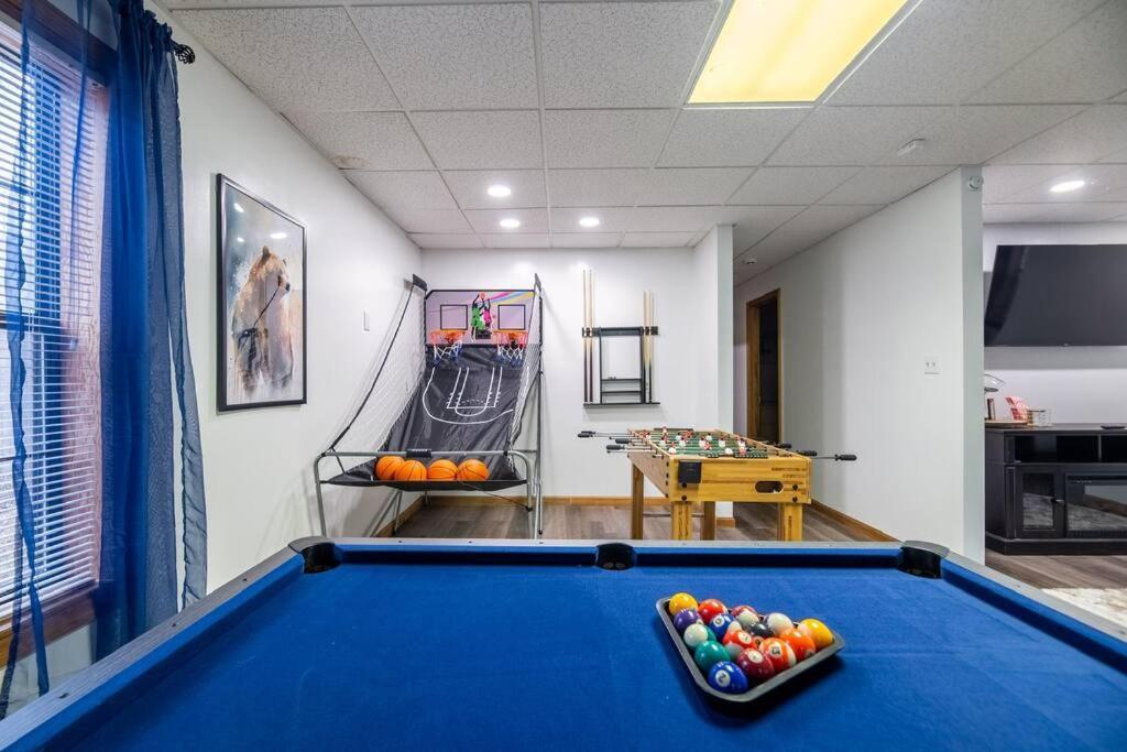 Twilight Timber - Pet Friendly With Hot Tub, And Game