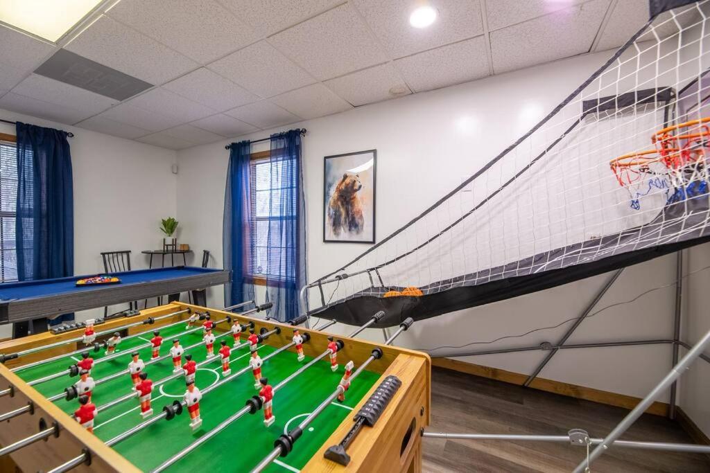 Twilight Timber - Pet Friendly With Hot Tub, And Game * Pigeon Forge