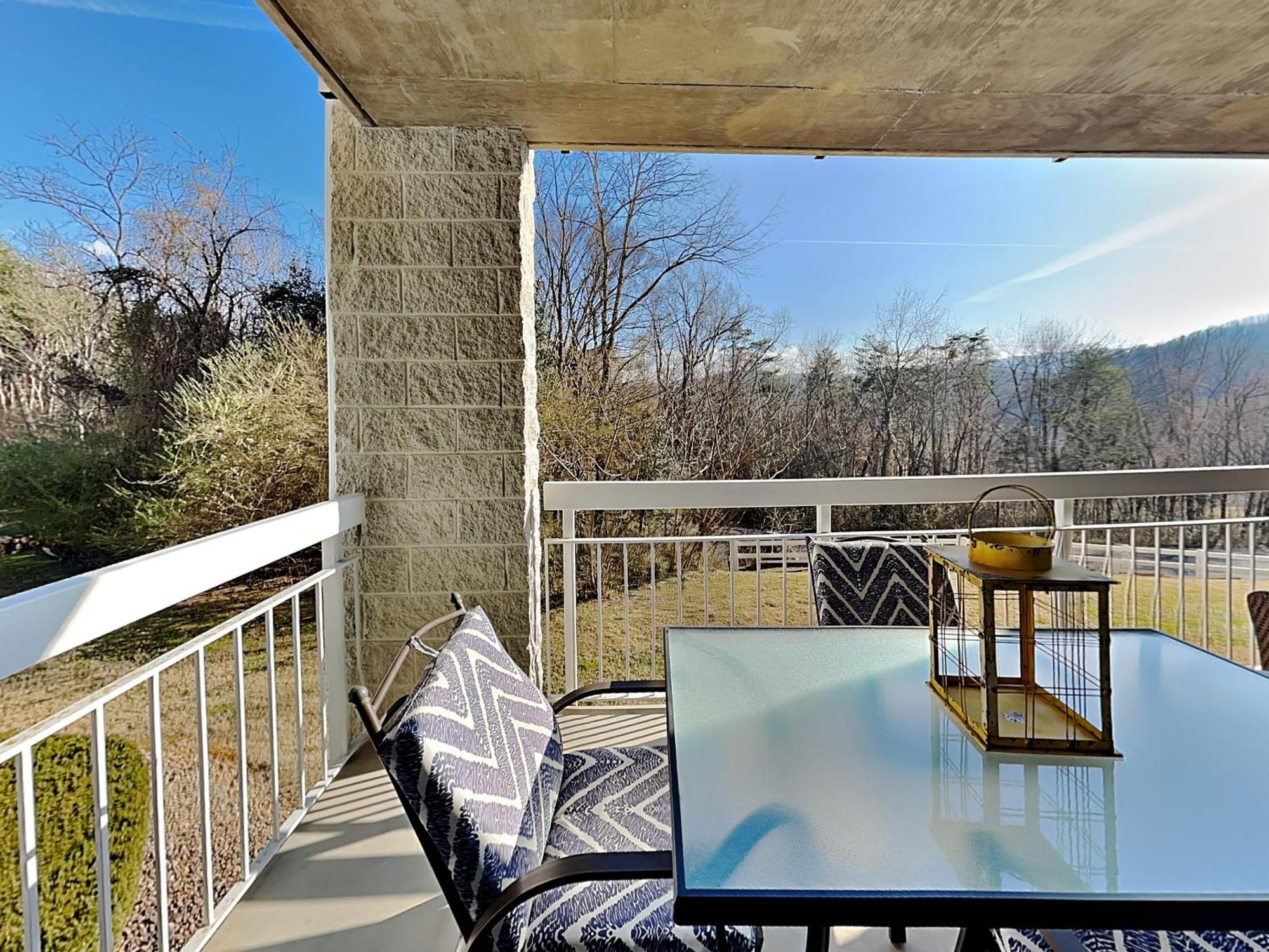 Smoky Mountain Bliss Whispering Pines 323