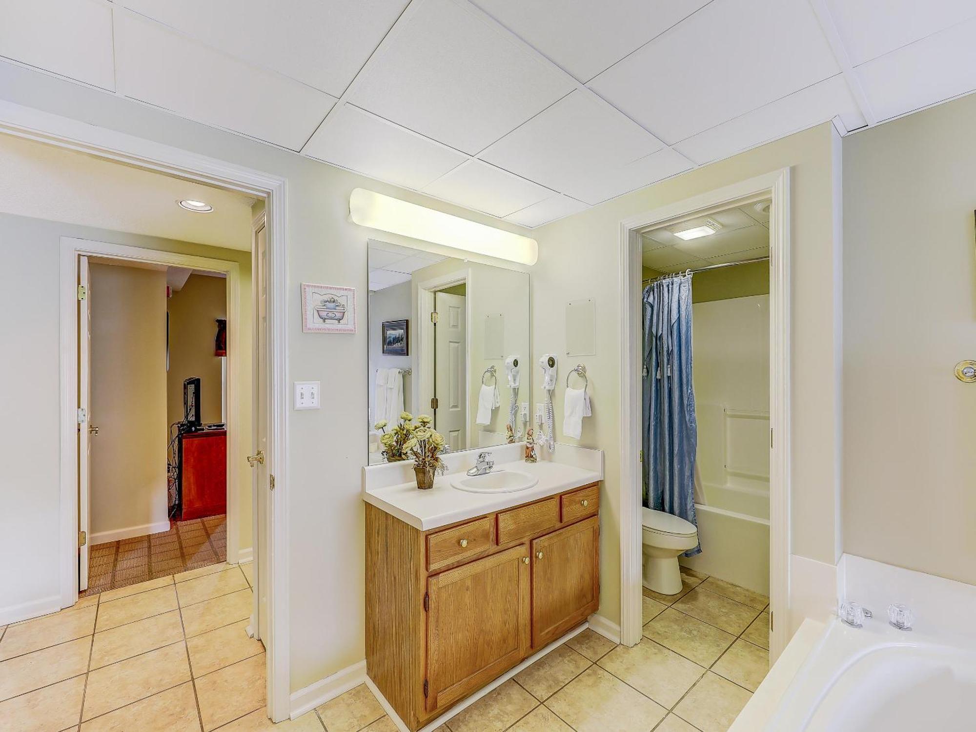 Whispering Pines 424 Apartment