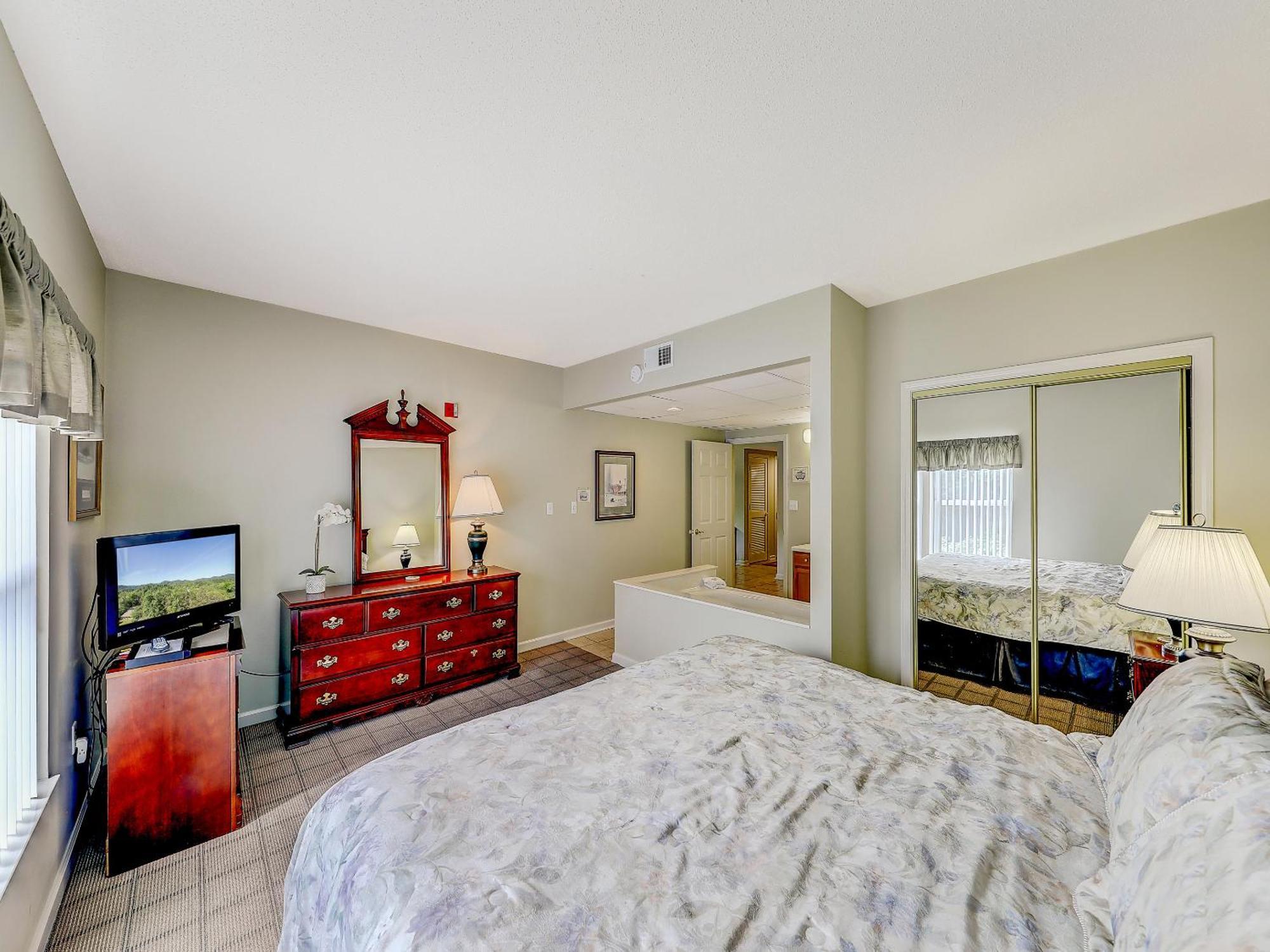 Whispering Pines 424 Apartment