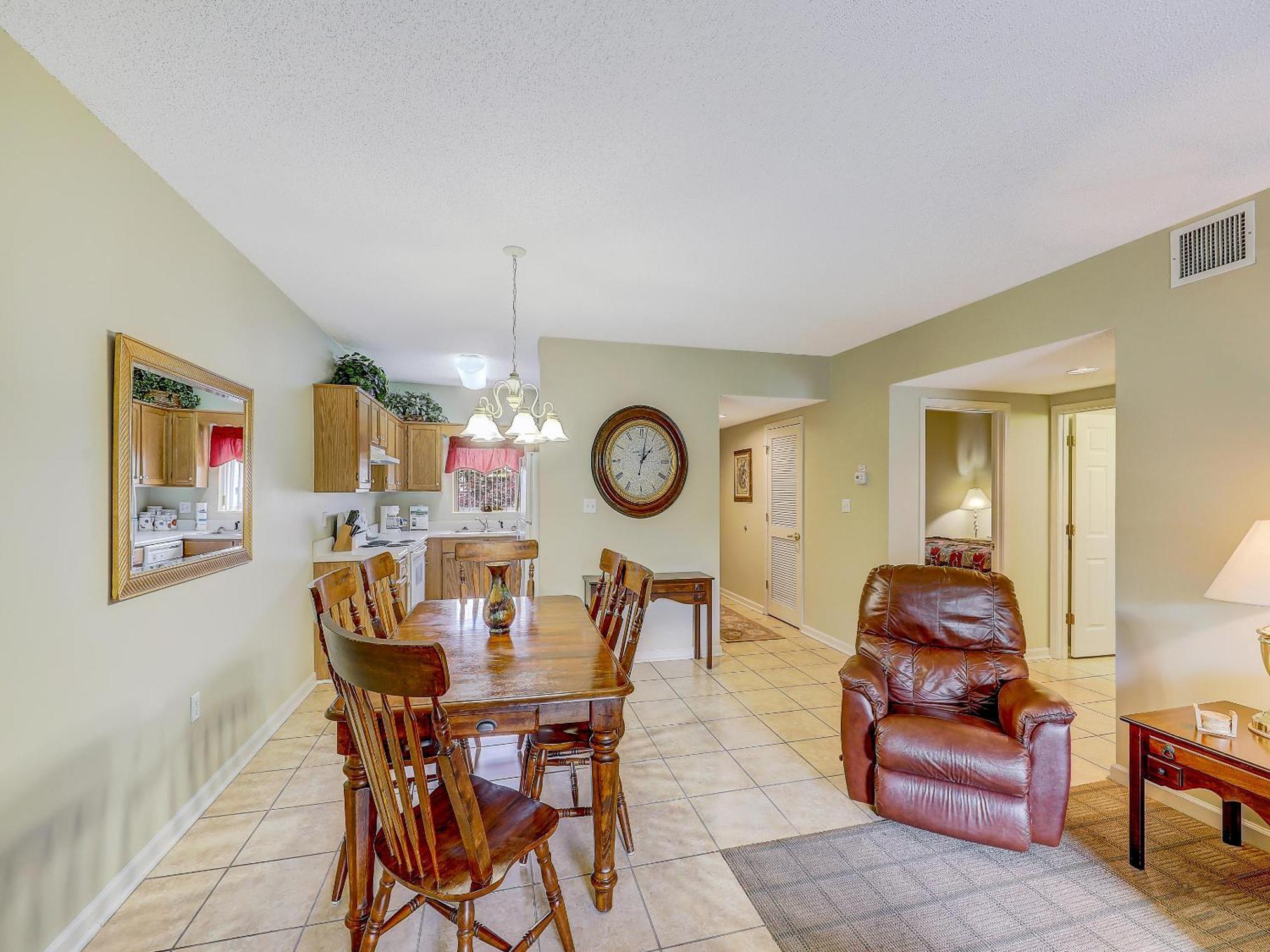 Whispering Pines 424 Apartment *
