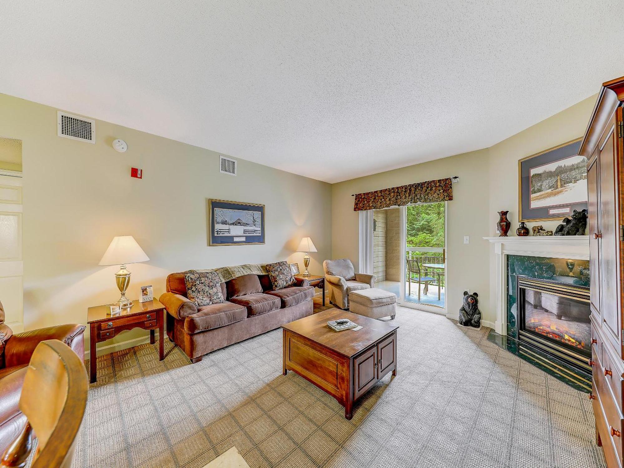 Whispering Pines 424 Apartment