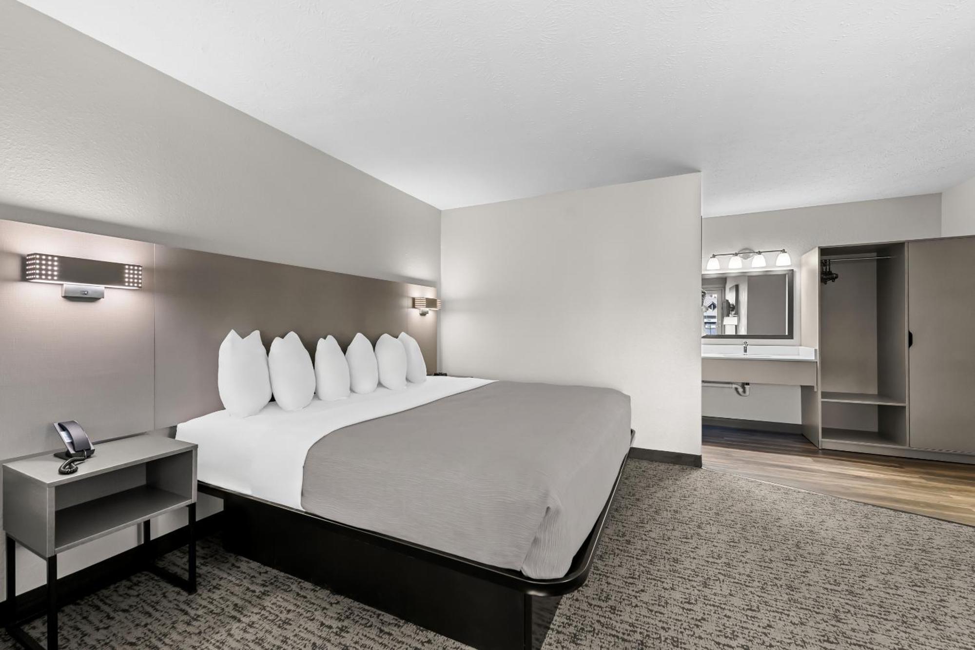 Hotel Quality & At Dollywood Lane Pigeon Forge
