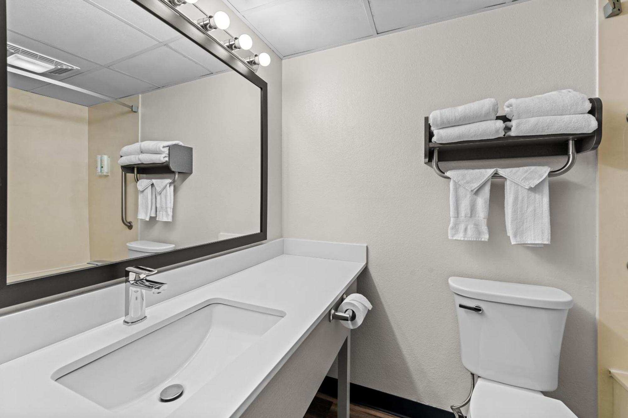 Quality & At Dollywood Lane Hotel