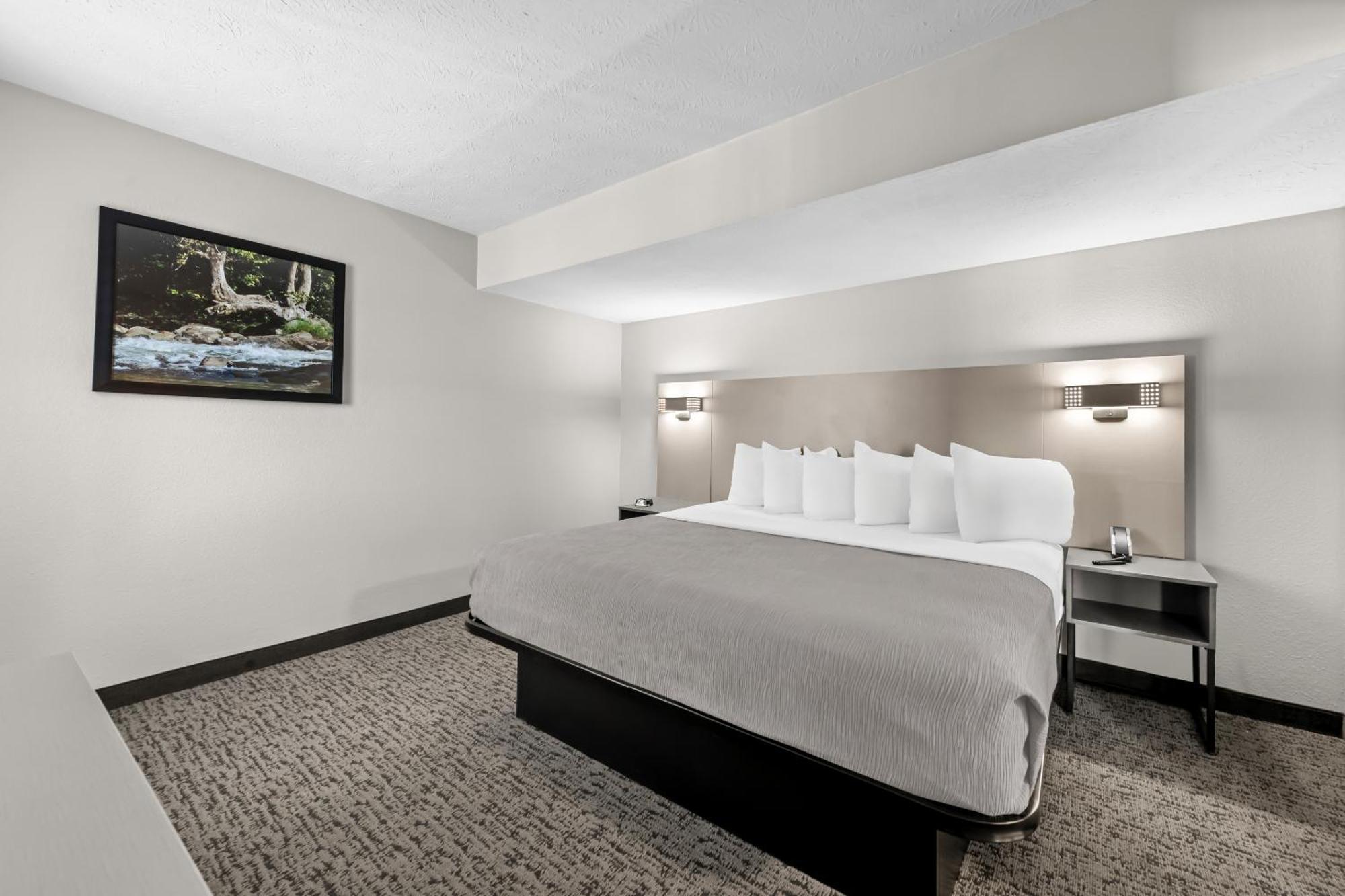 Quality & At Dollywood Lane Hotel
