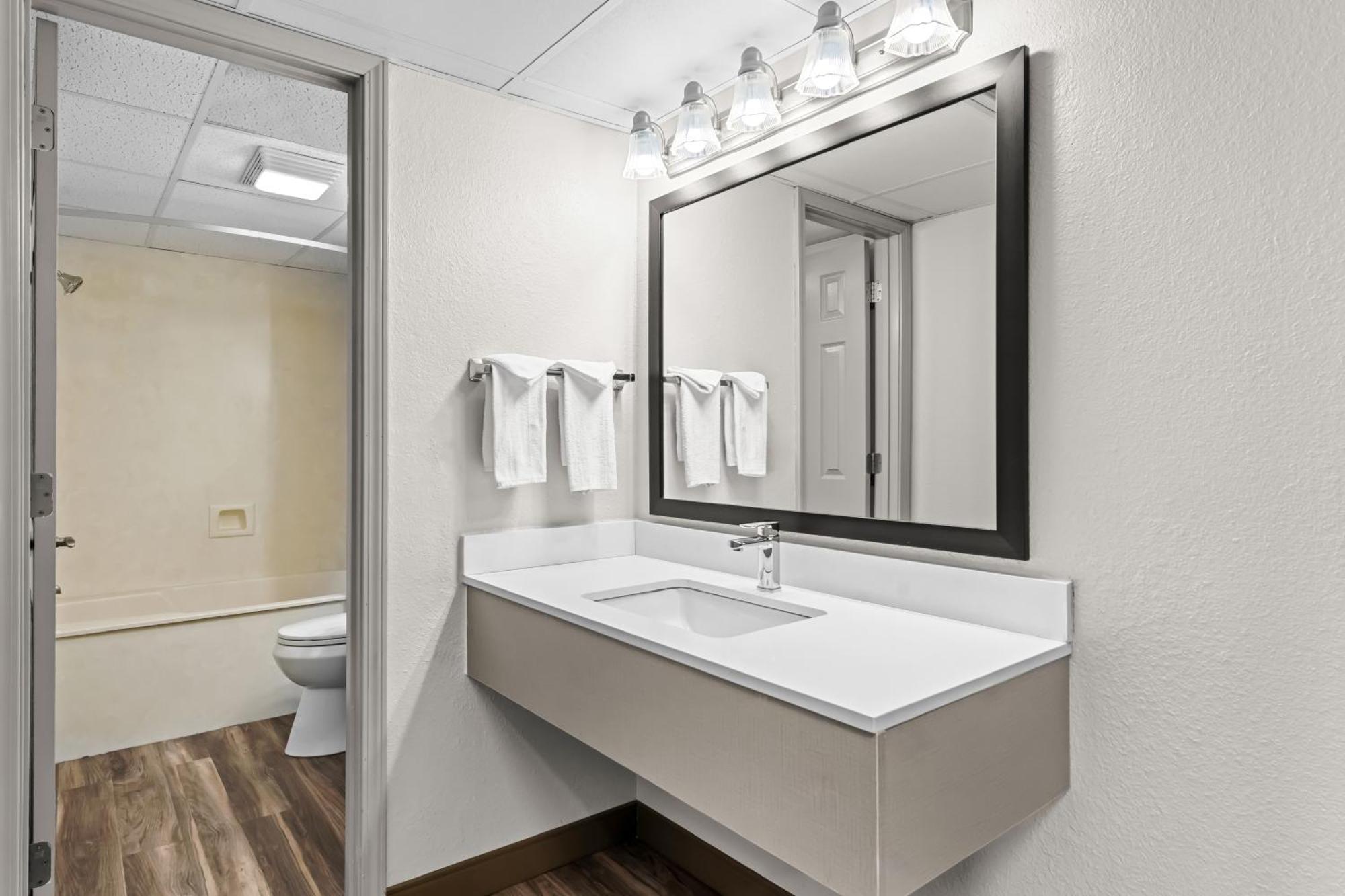 Quality & At Dollywood Lane Hotel