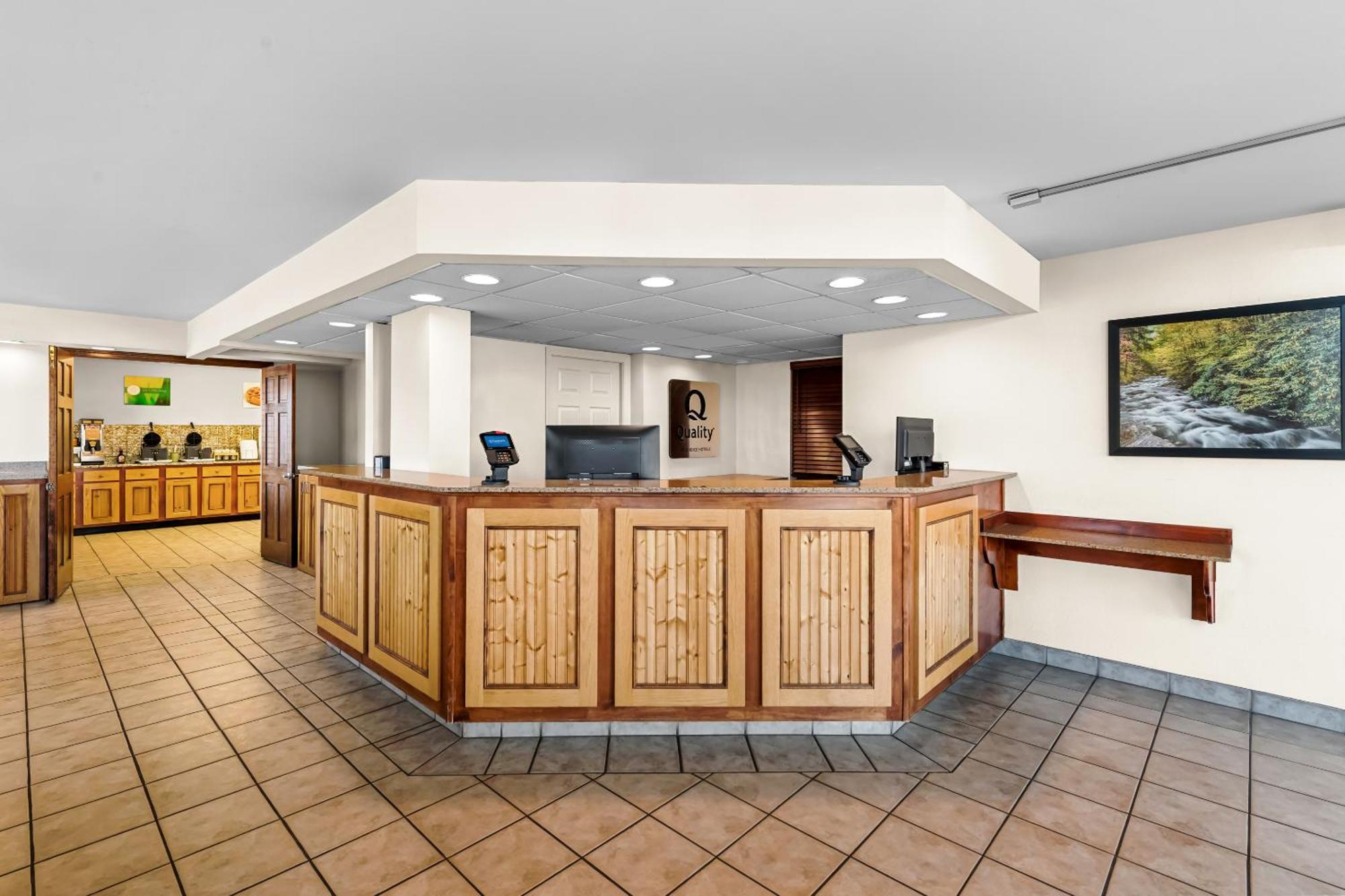 Quality & At Dollywood Lane Hotel Pigeon Forge
