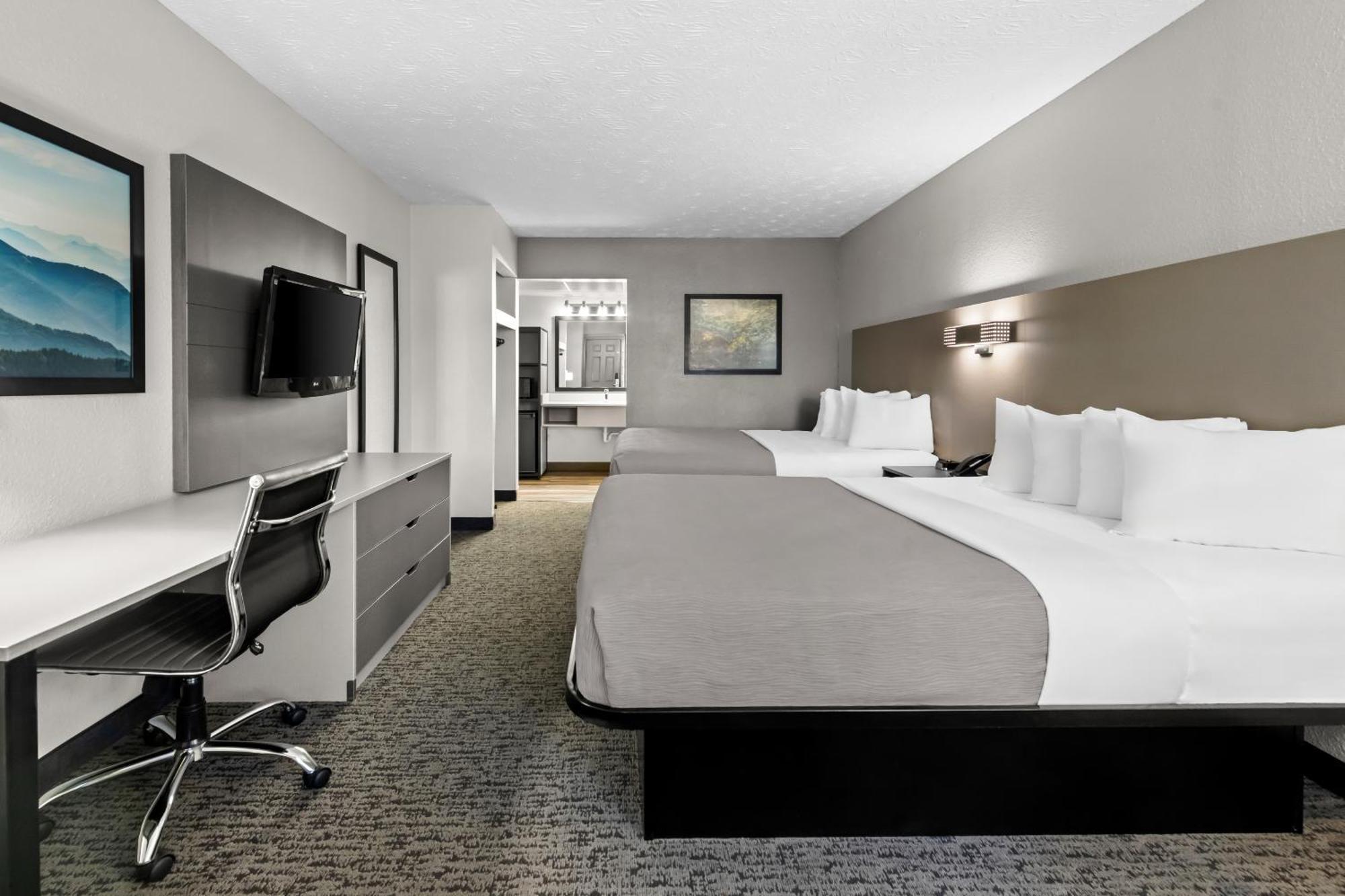 Hotel Quality & At Dollywood Lane Pigeon Forge