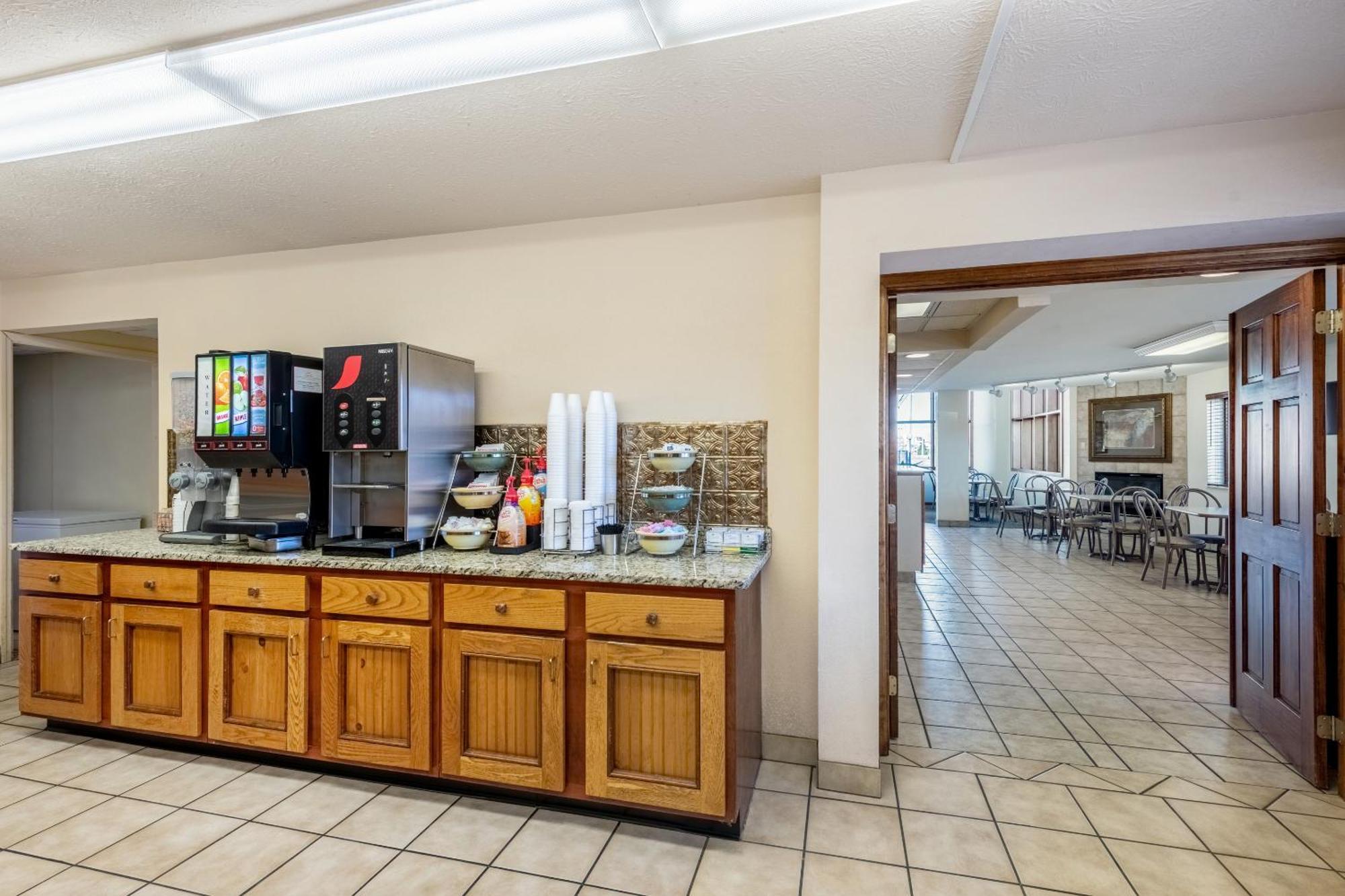 Hotel Quality & At Dollywood Lane
