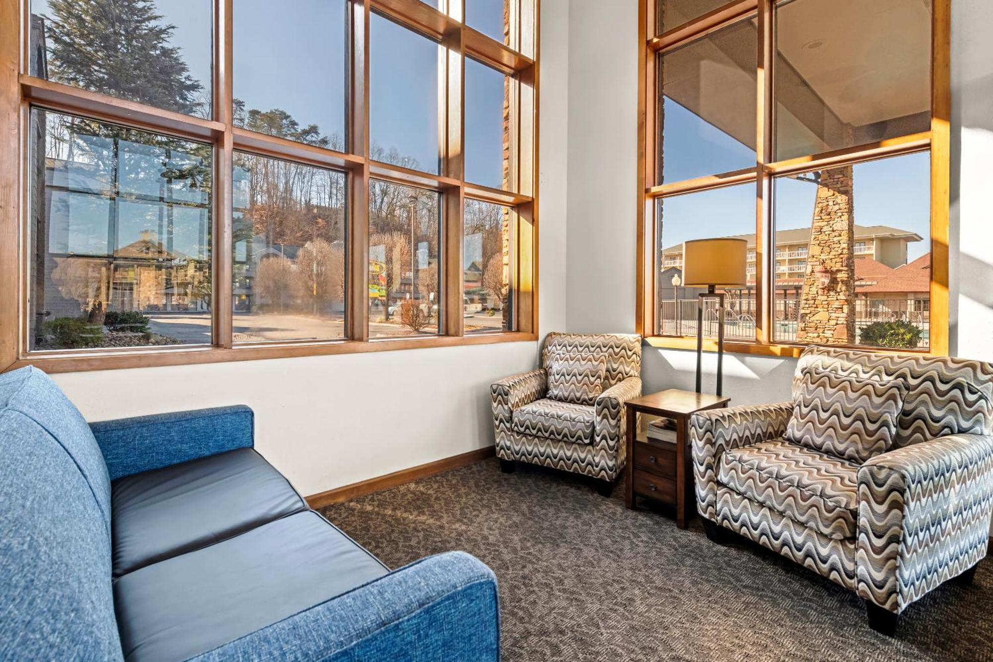 Quality & At Dollywood Lane Hotel Pigeon Forge