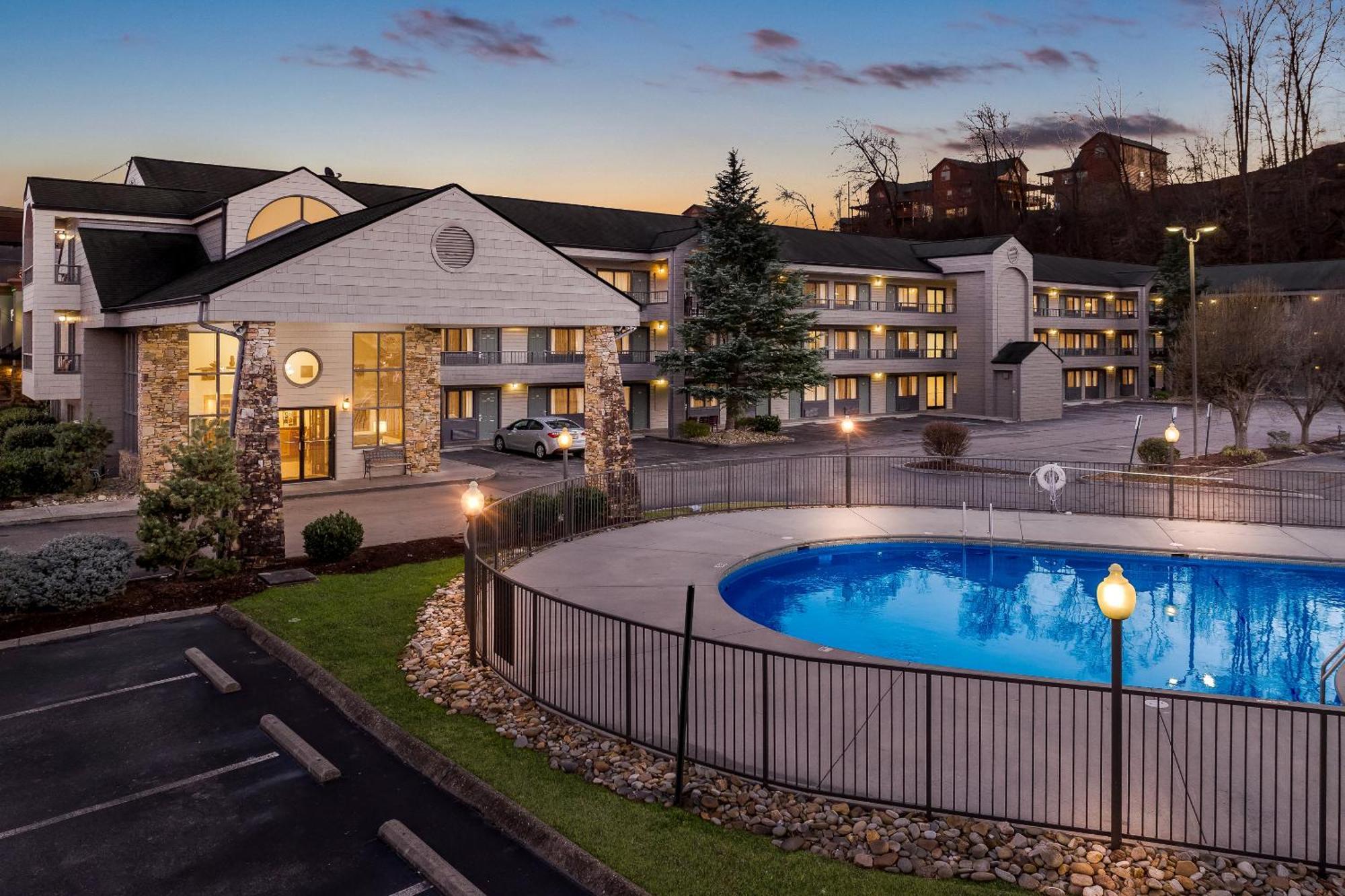 Quality & At Dollywood Lane Hotel