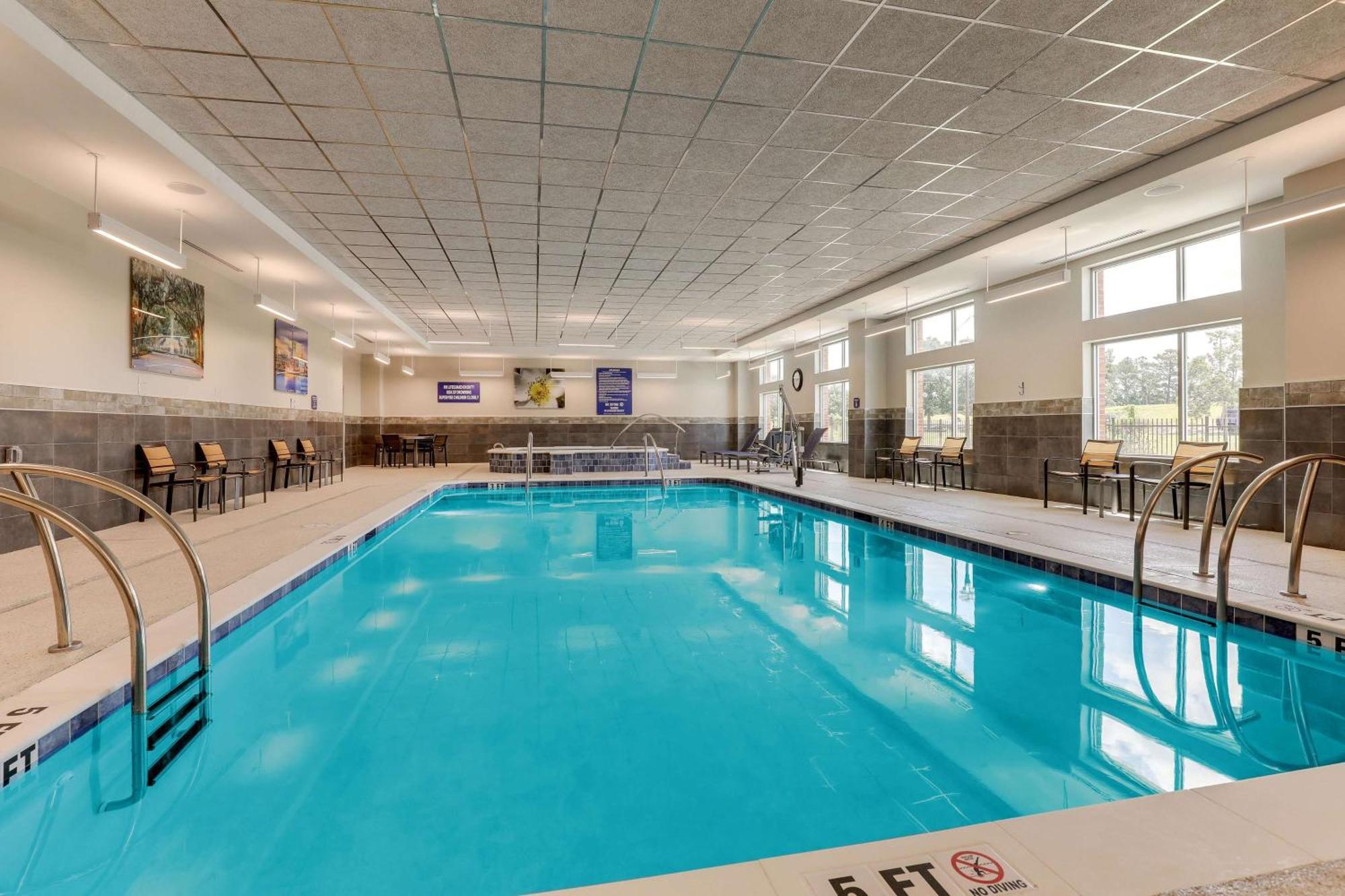 Drury Plaza Hotel 3*