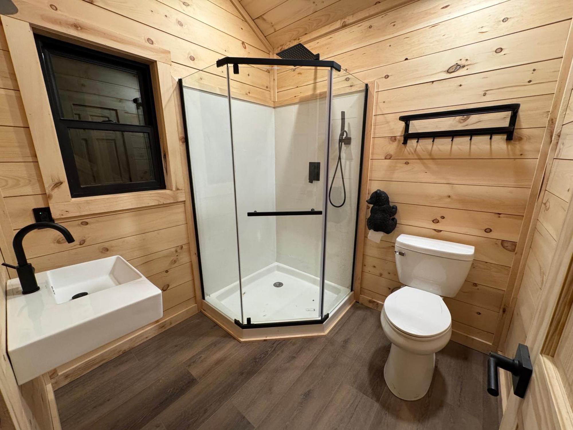 Treelodges By Little Forge Holiday home Pigeon Forge
