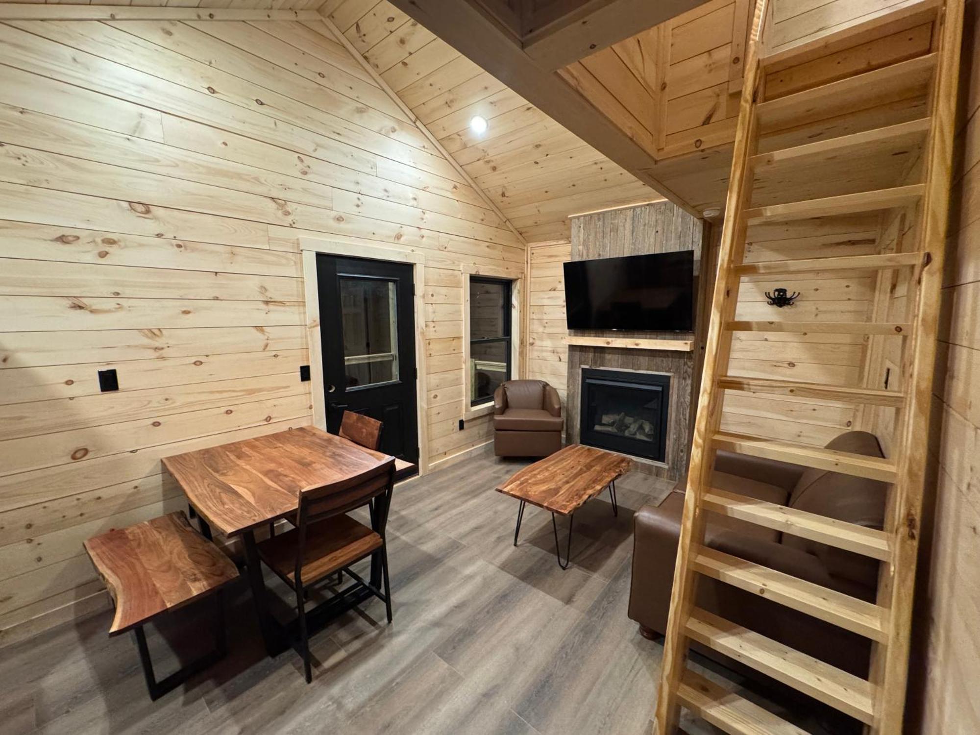 Treelodges By Little Forge * Pigeon Forge