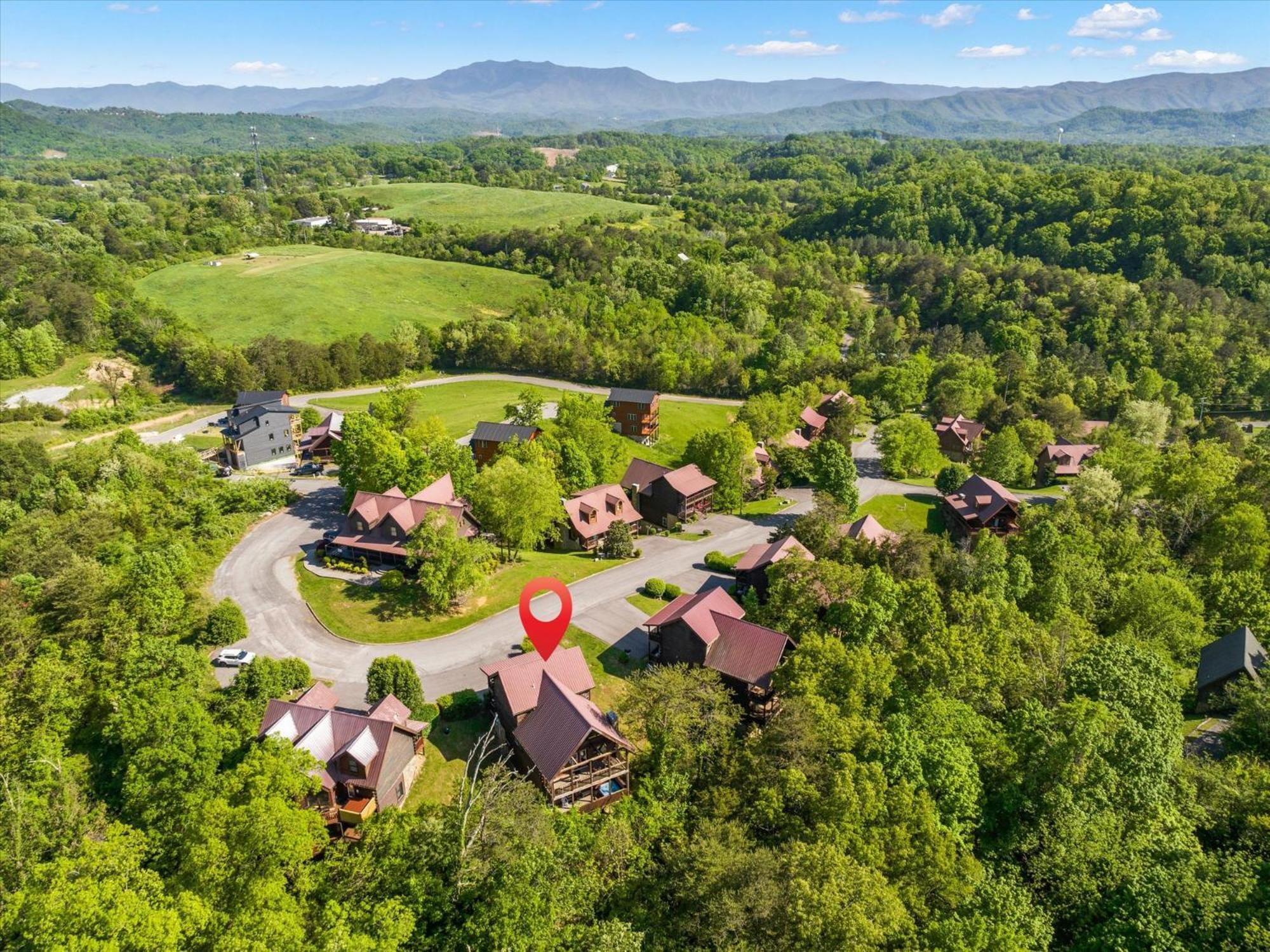 Spacious 5br 8 Min To Dollywood Hot Tub Views Free Attraction Tickets Holiday home