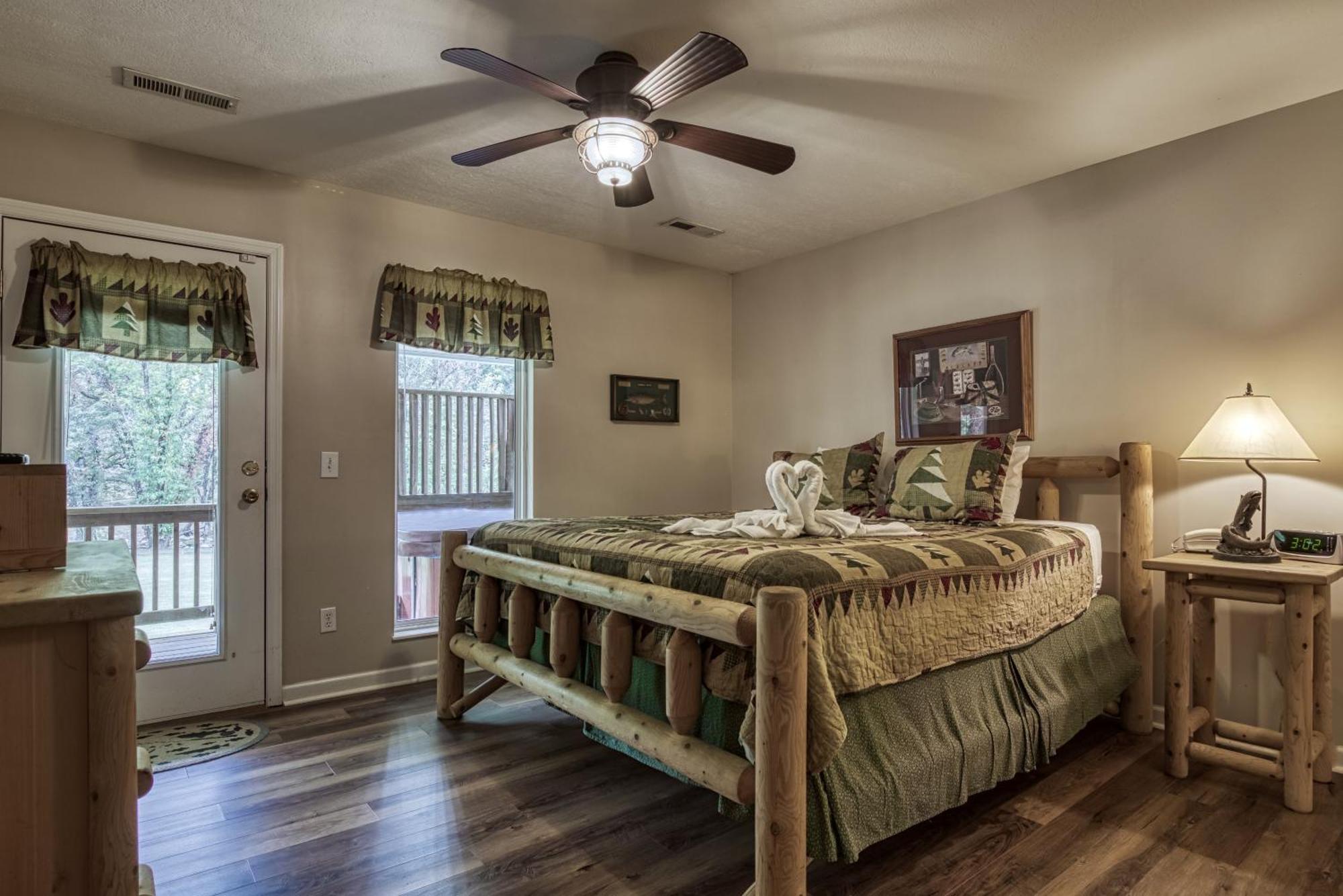 River Escape * Pigeon Forge