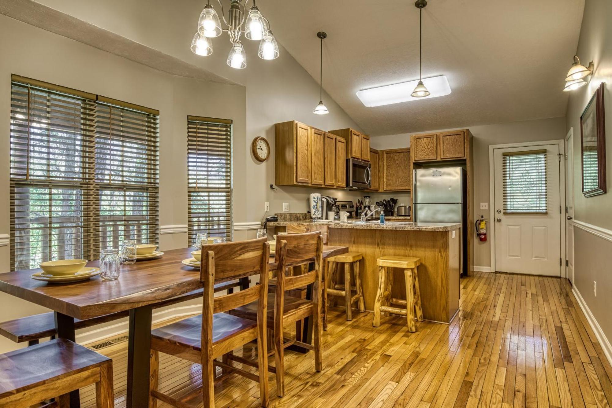 Chalet Timber Tree Pigeon Forge