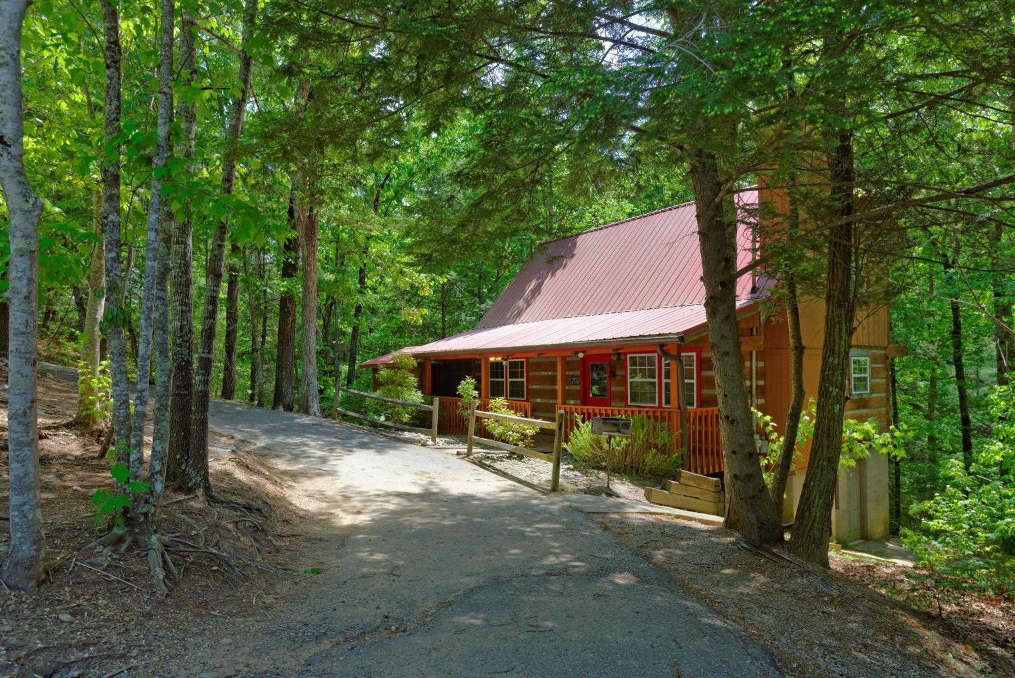 Whispering Winds * Pigeon Forge