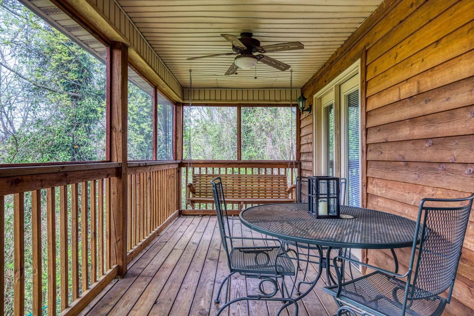 Whispering River Chalet *