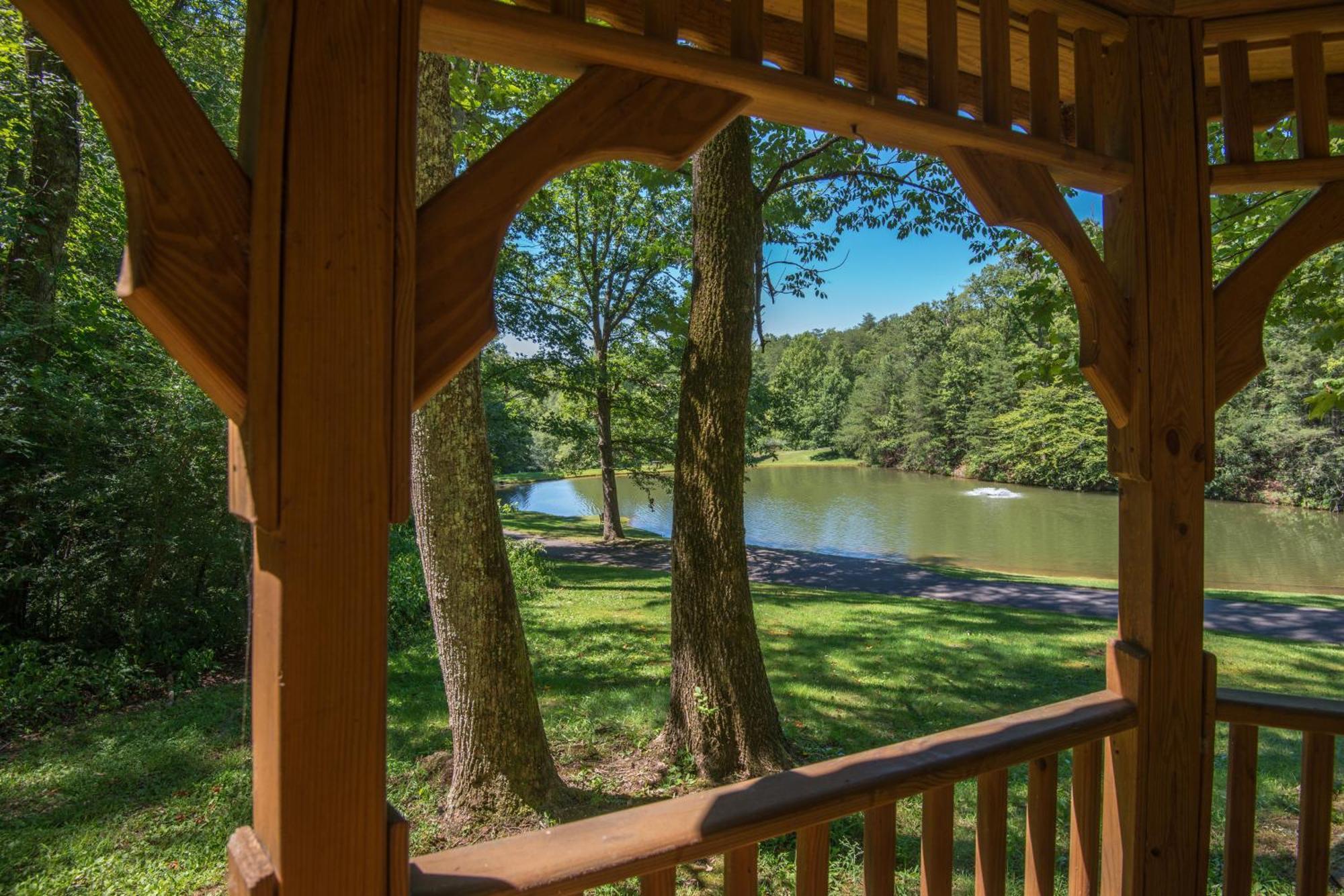 Water's View Pigeon Forge