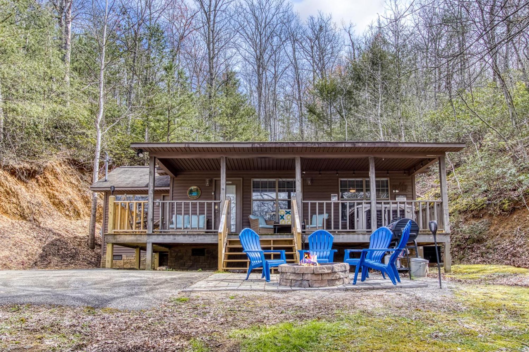 Water's View Chalet Pigeon Forge