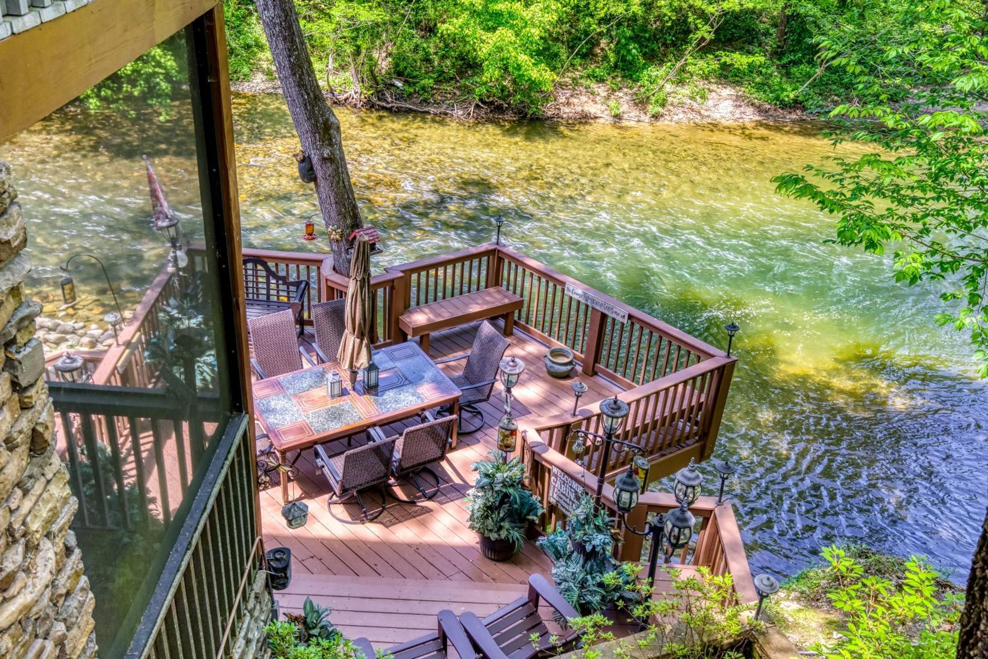 Crystal Waters Pigeon Forge