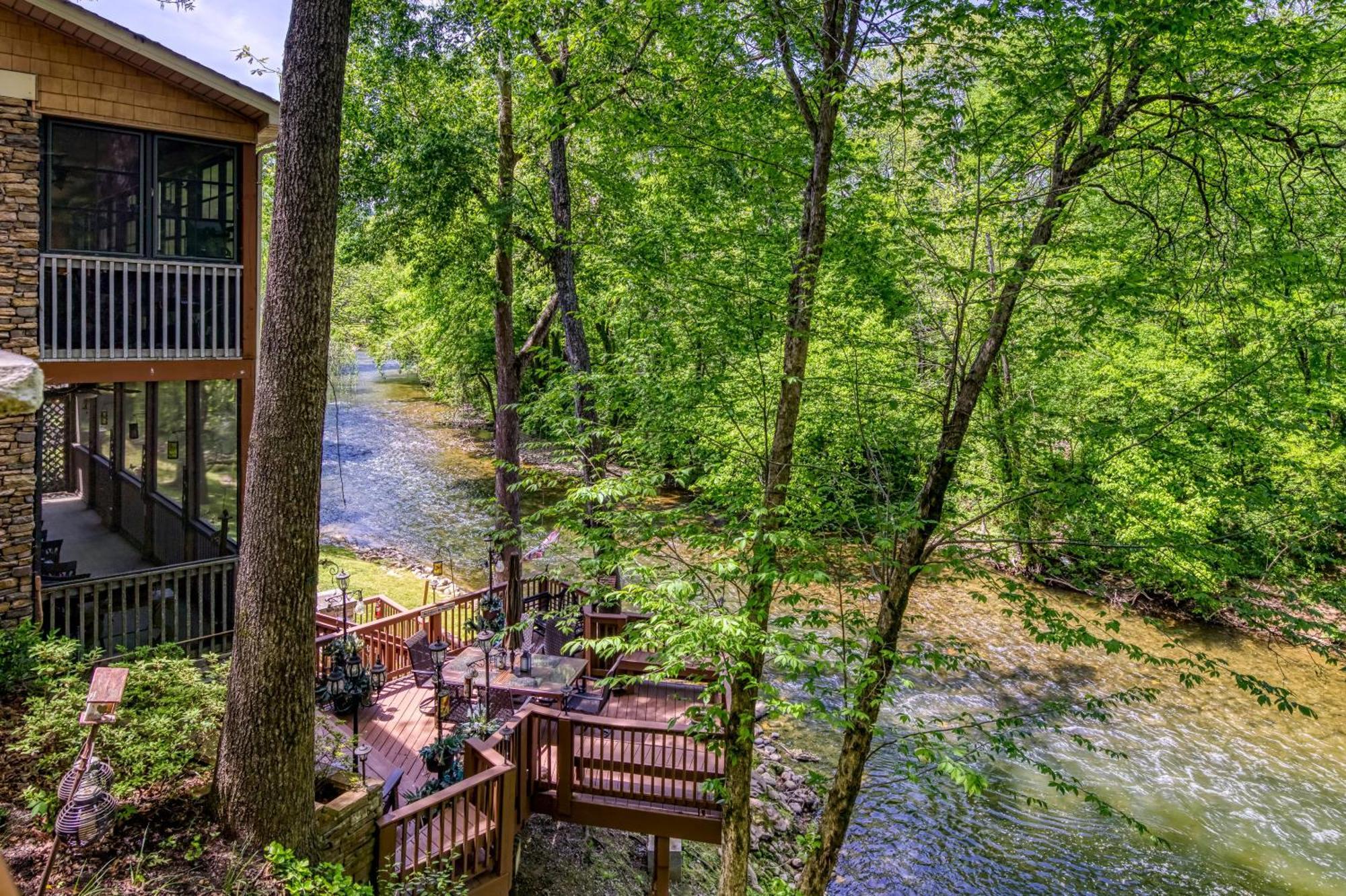 Crystal Waters * Pigeon Forge