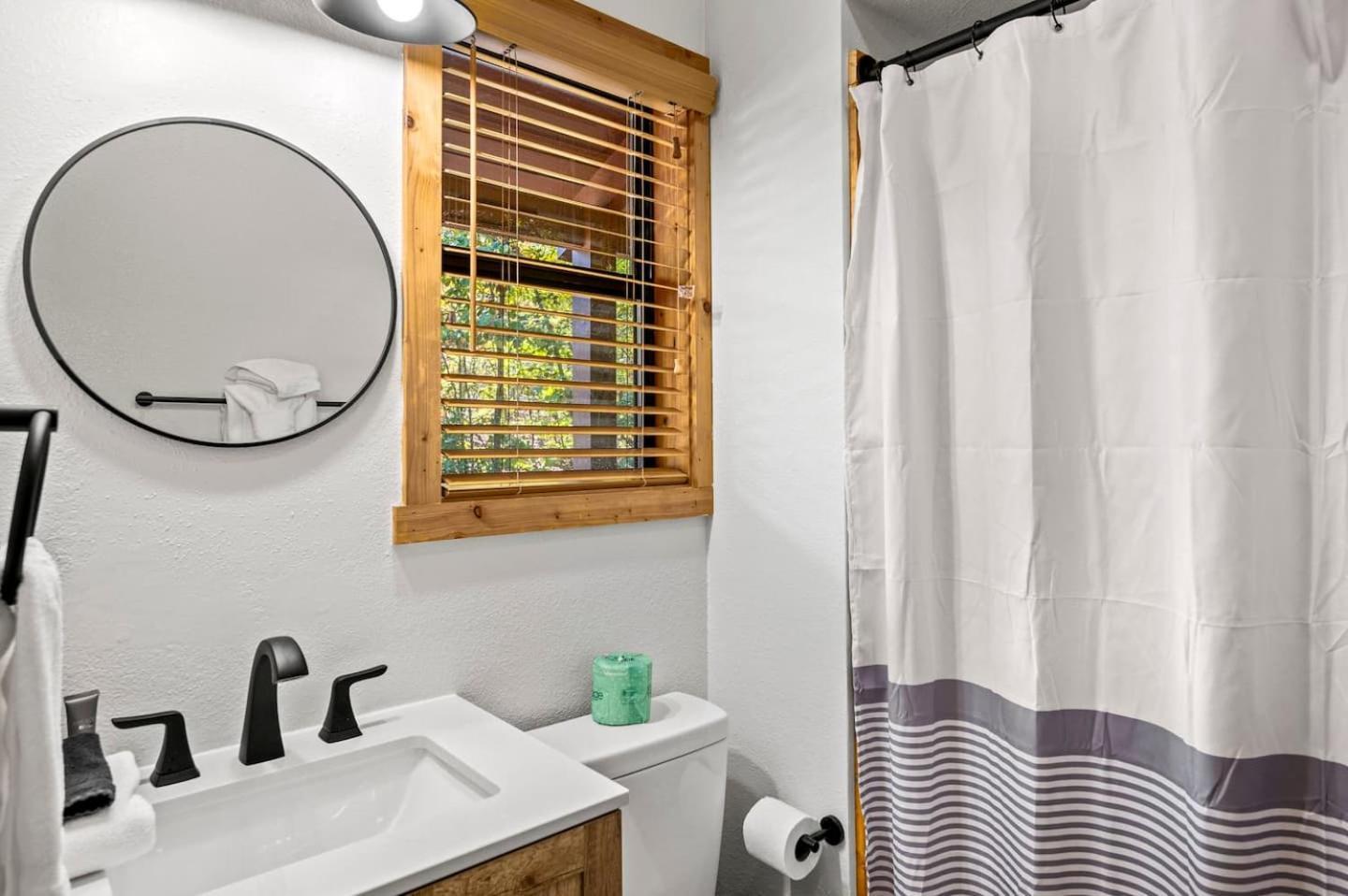 Cozy - Hot Tub, Game Room, Outdoor Pool Holiday home *