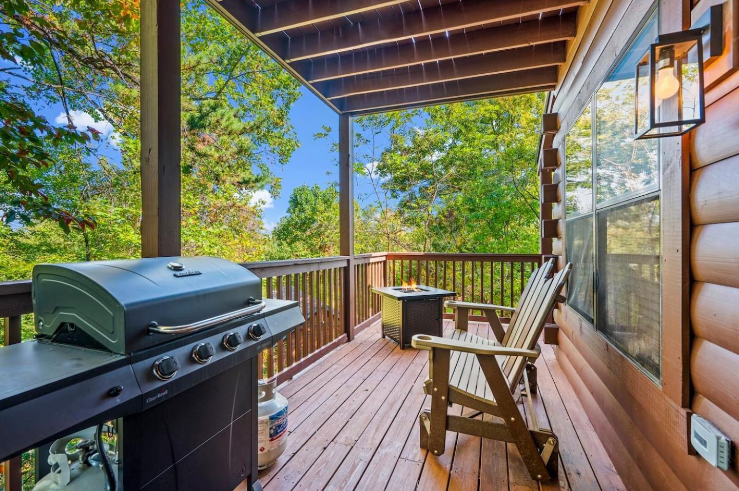 Cozy - Hot Tub, Game Room, Outdoor Pool Holiday home Pigeon Forge