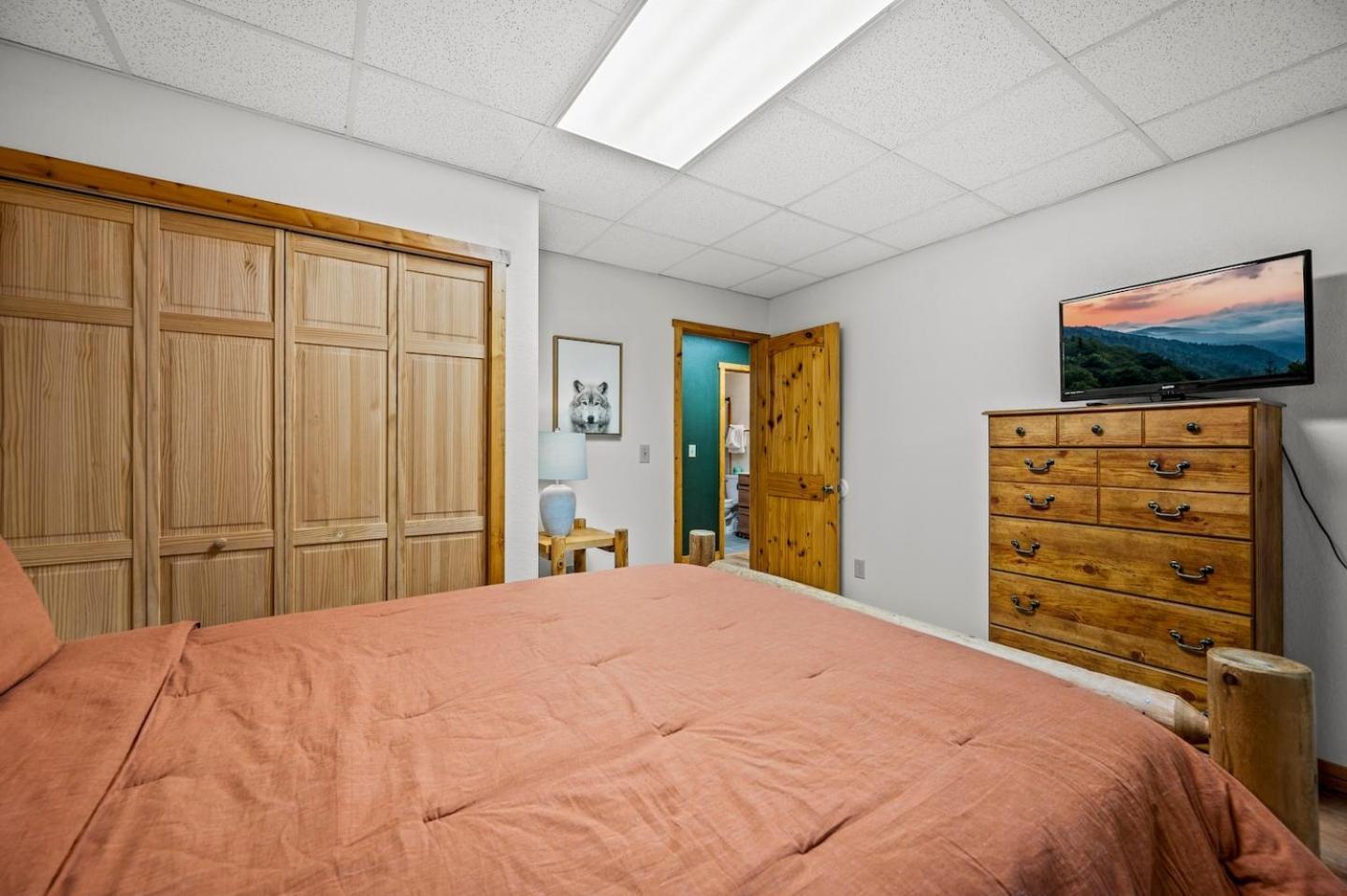 Cozy - Hot Tub, Game Room, Outdoor Pool Holiday home *