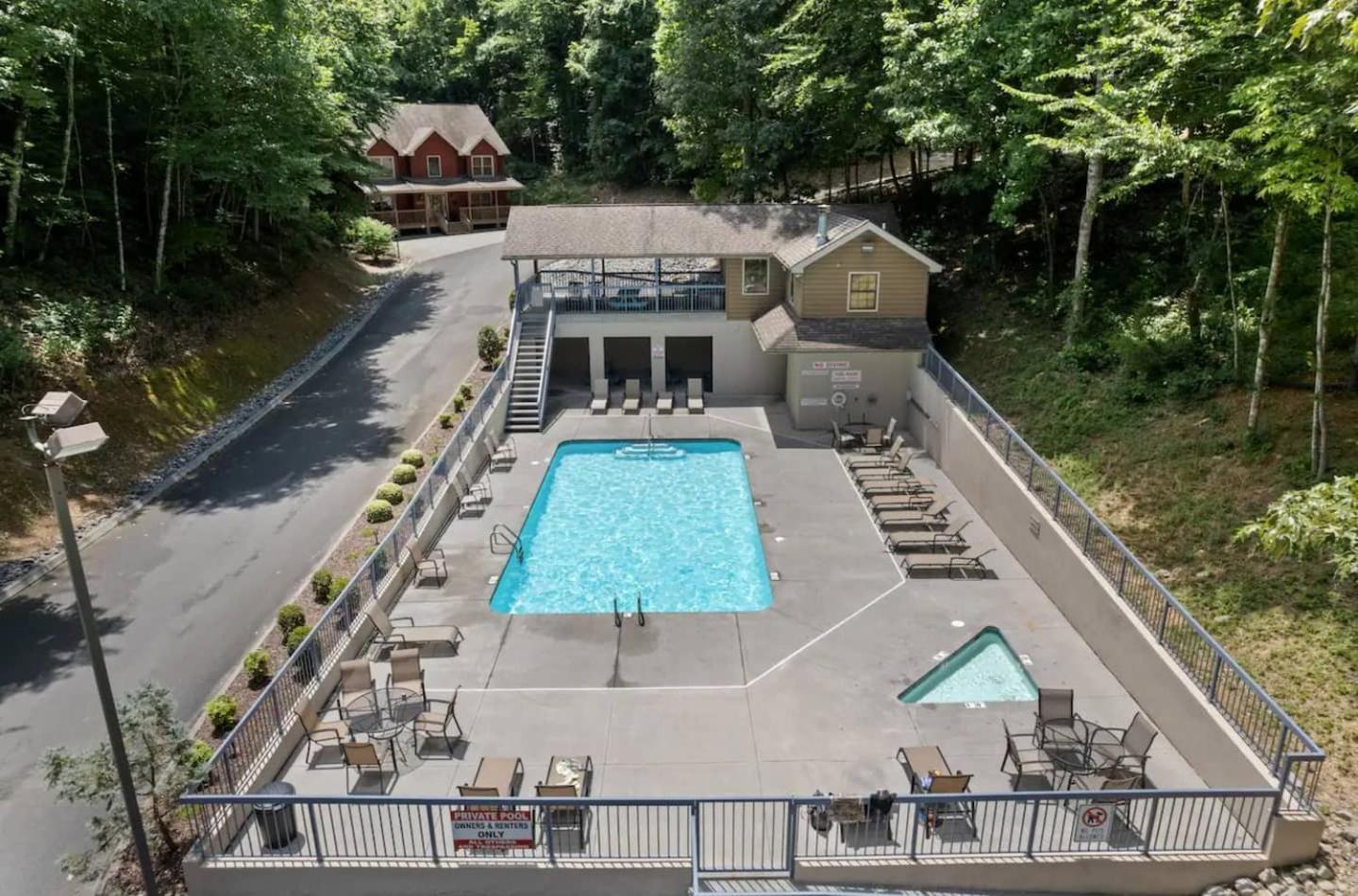 Holiday home Cozy - Hot Tub, Game Room, Outdoor Pool Pigeon Forge