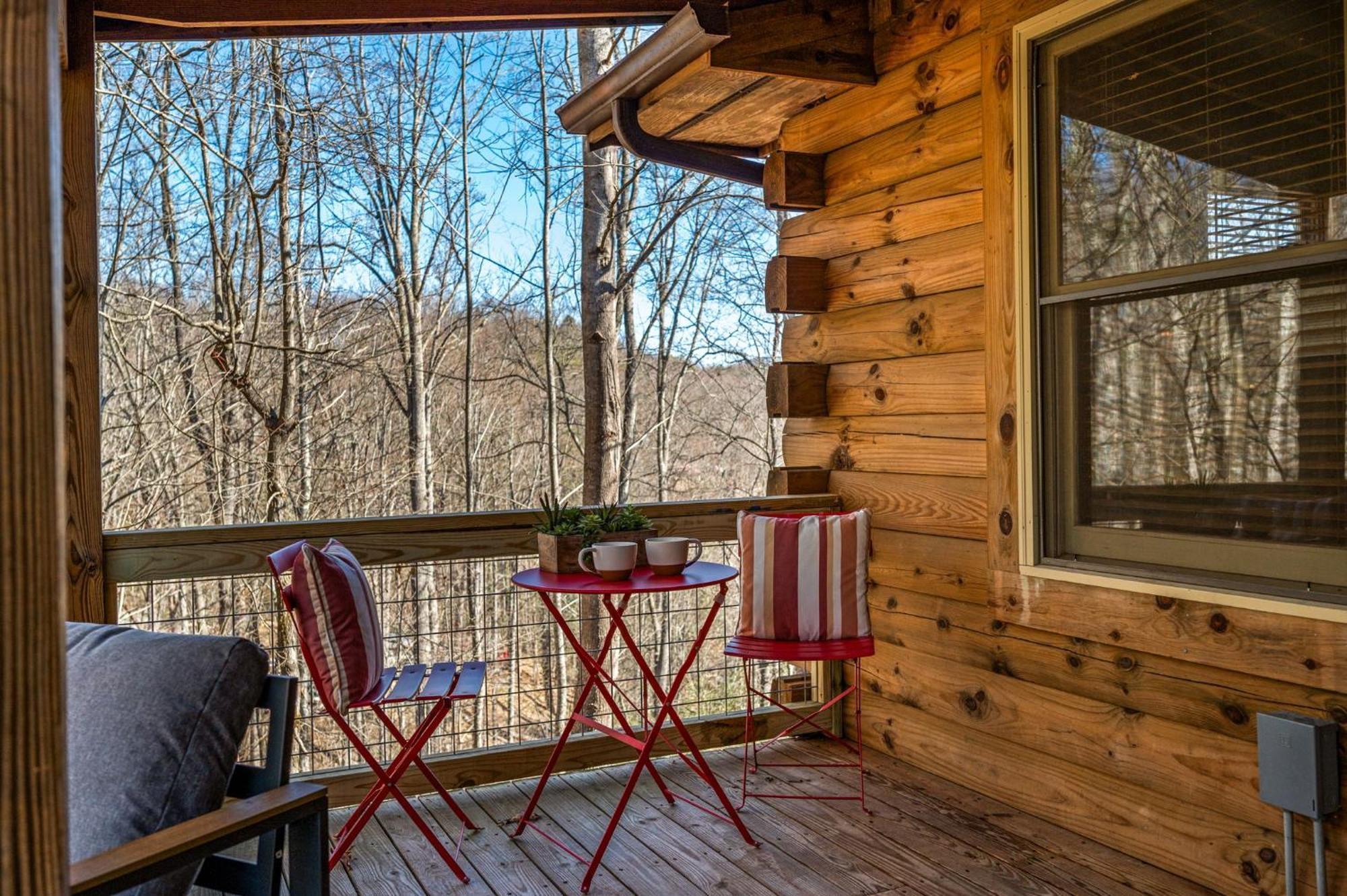 Couples Getaway Near National Park W Hot Tub Holiday home